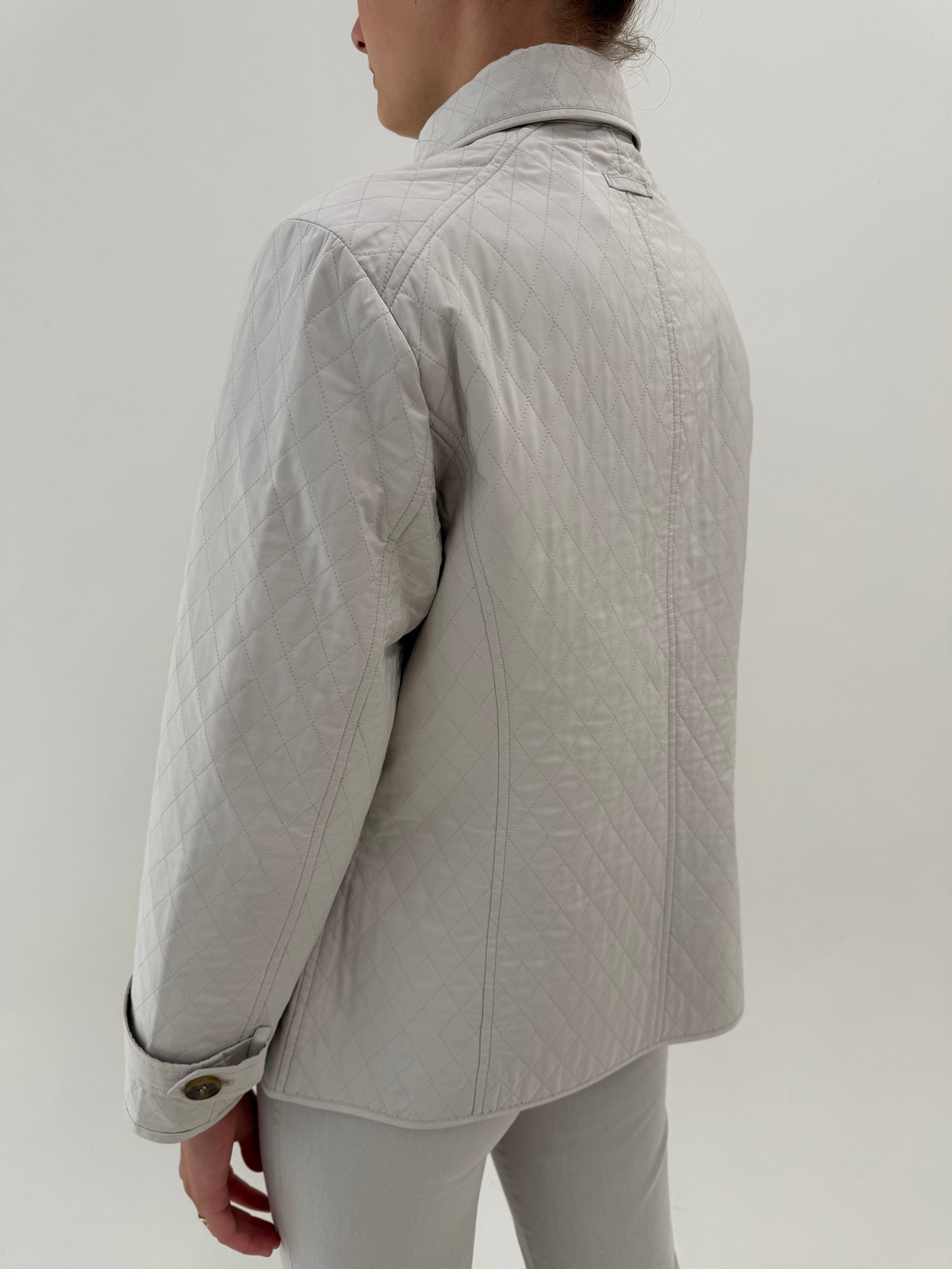 Geaca matlasata Max Mara warm gray in croi clasic atemporal
