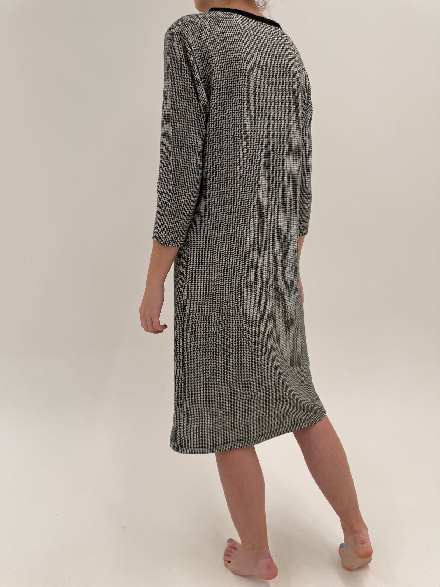 Rochie Old vintage body-skimming anii 60 din tricot de lana extrafina