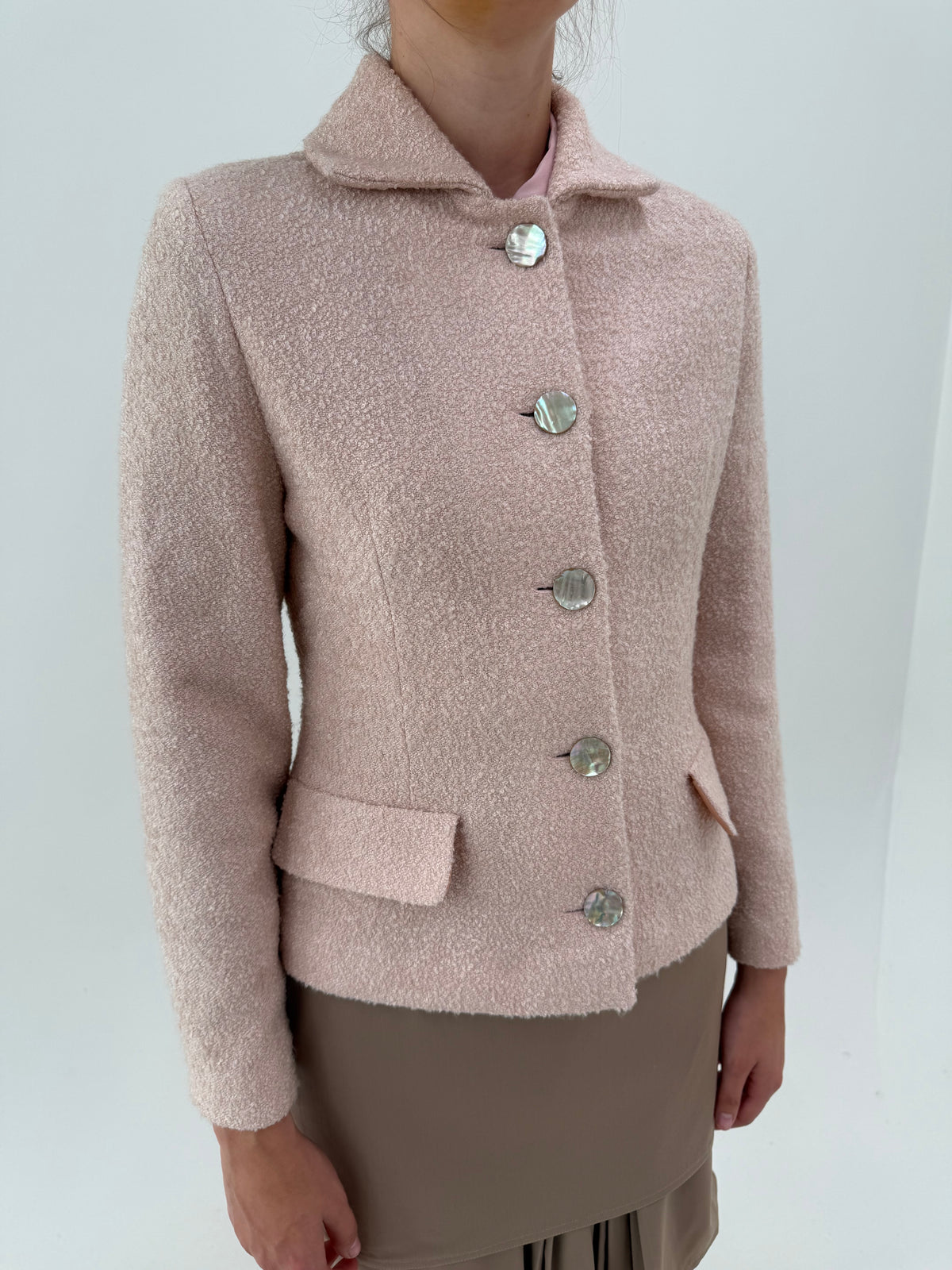 Jacheta powder Pink din boucle extrafin de lana cu nasturi mother of pearl