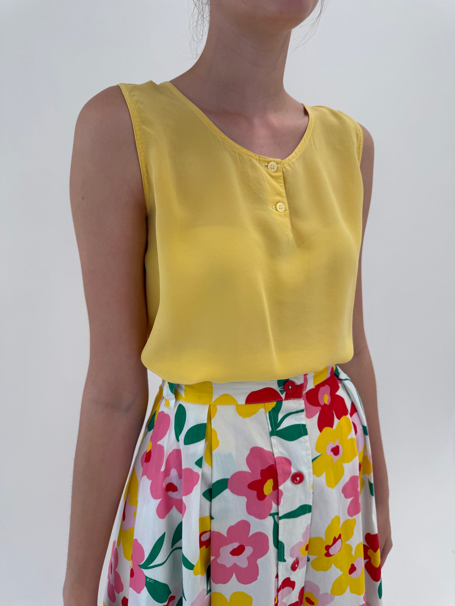 Top butter yellow din mătase naturală în croi minimalist