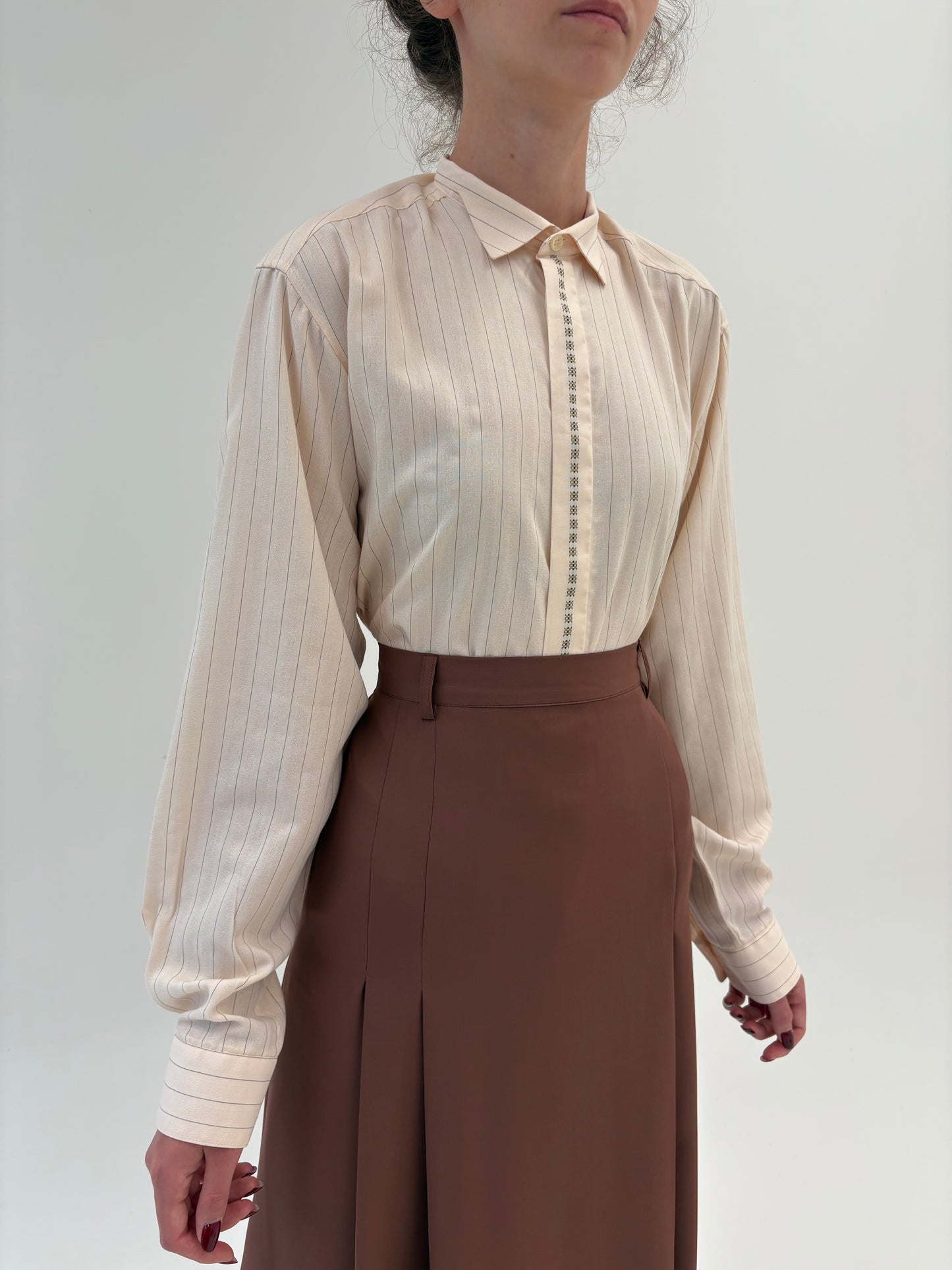 Cămașa vintage premium pink nude din poplin plin cu broderie geometrică