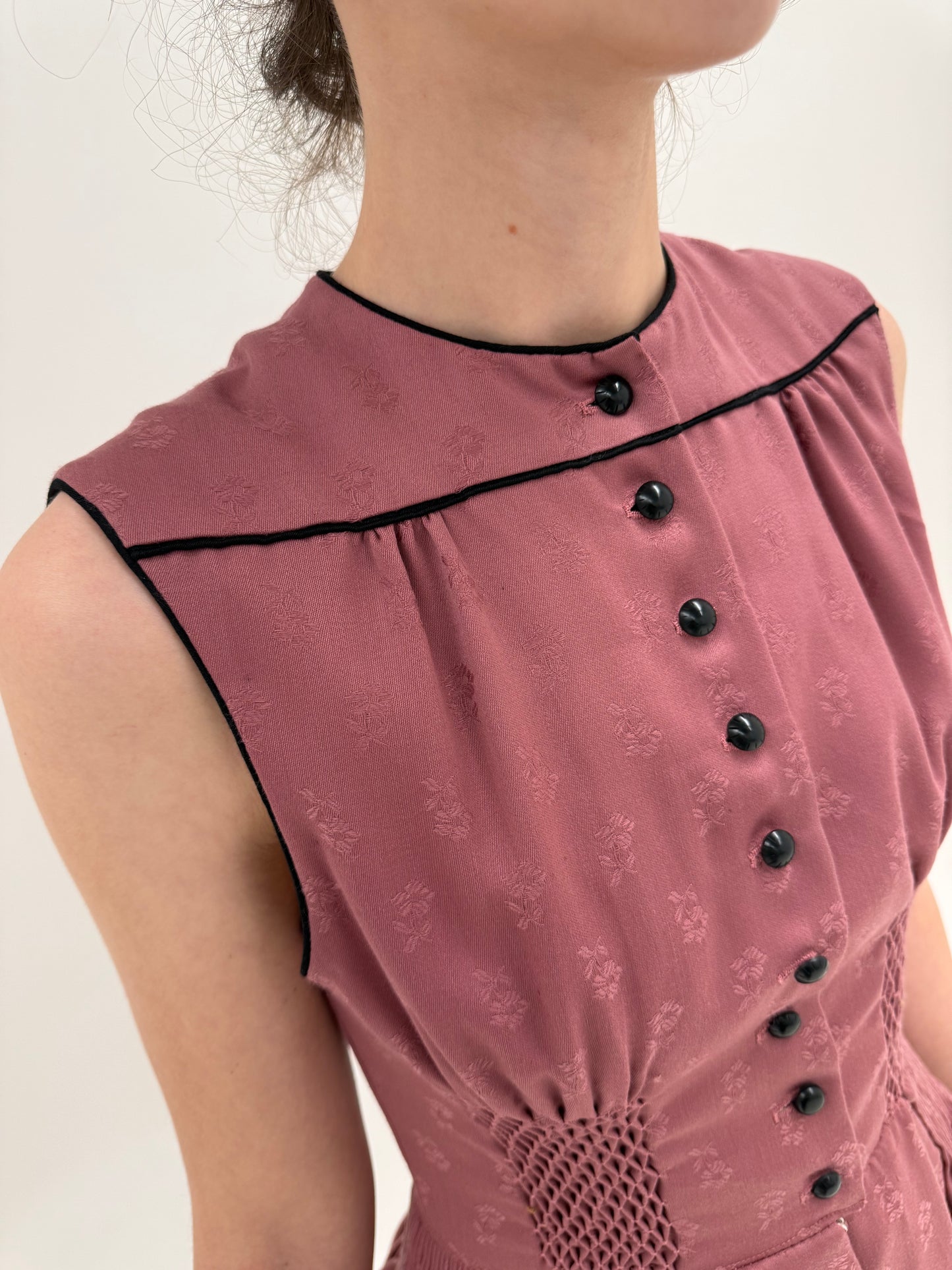 Rochie vintage maxi roz pudrat din lana extrafina cu lucrătură manuală