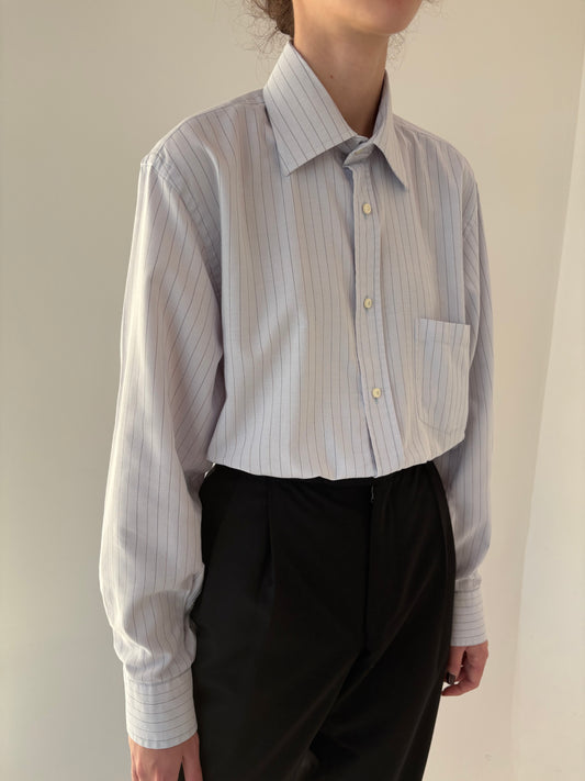 Cămașa baby blue în croi actual cu dungi fine verticale taupe