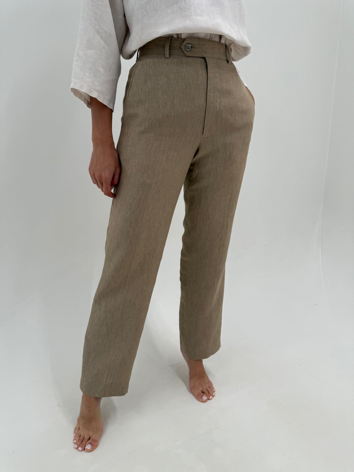 Pantaloni camel tall din pânză de in excepțională în croi drept