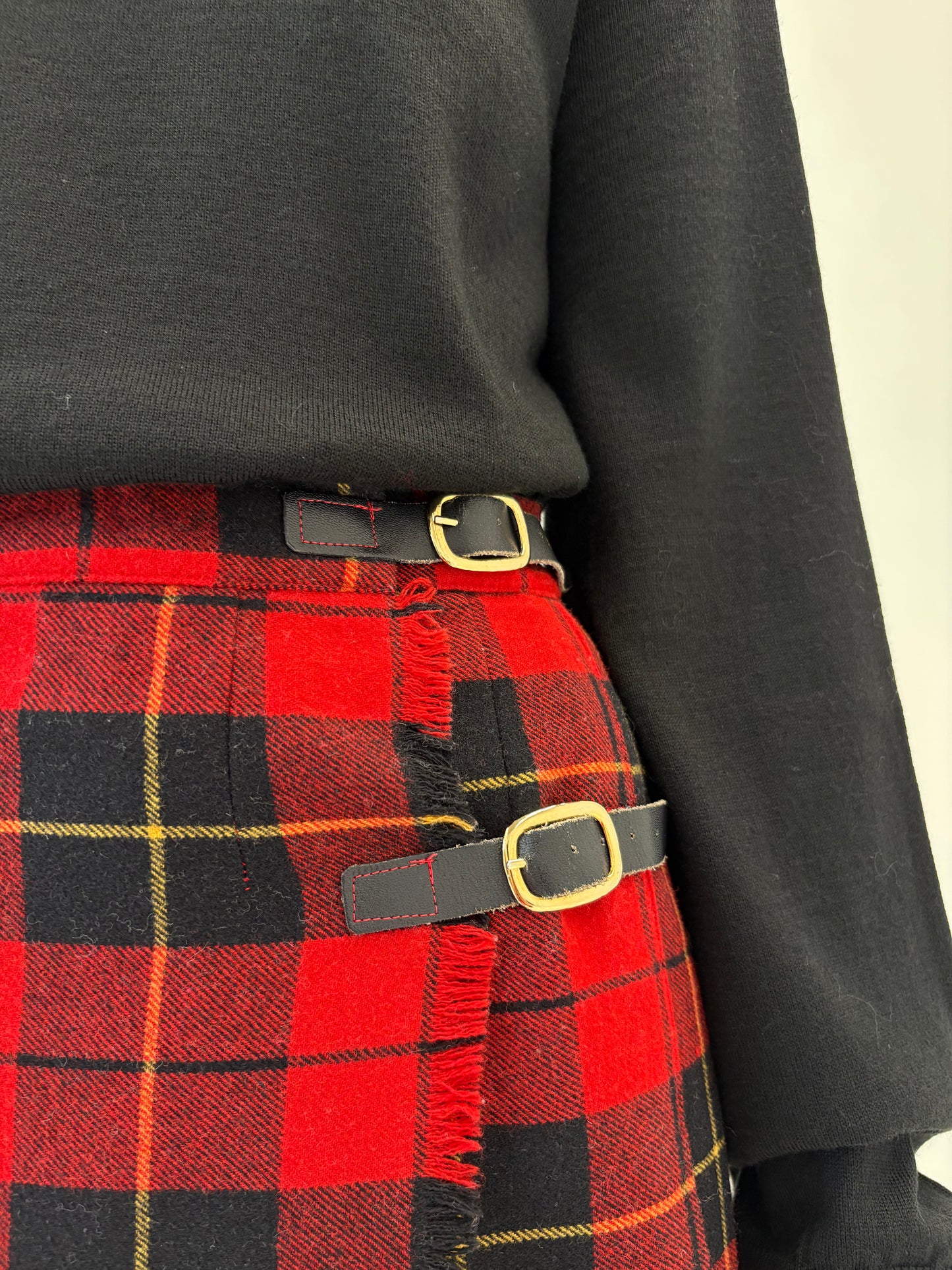 Fustă italiană din Tartan de lana cu închidere din piele naturală