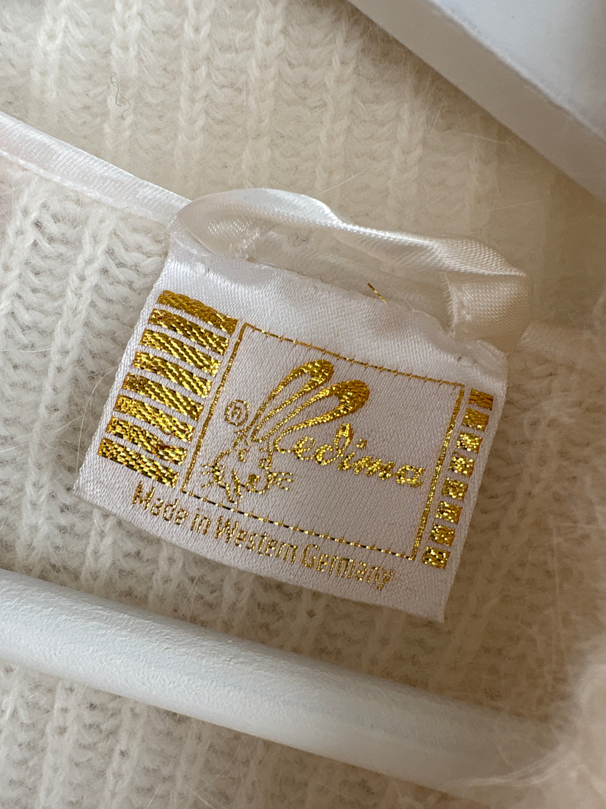 Jacheta vintage ultra fină și pufoasă din Angora și lana în croi retro modern