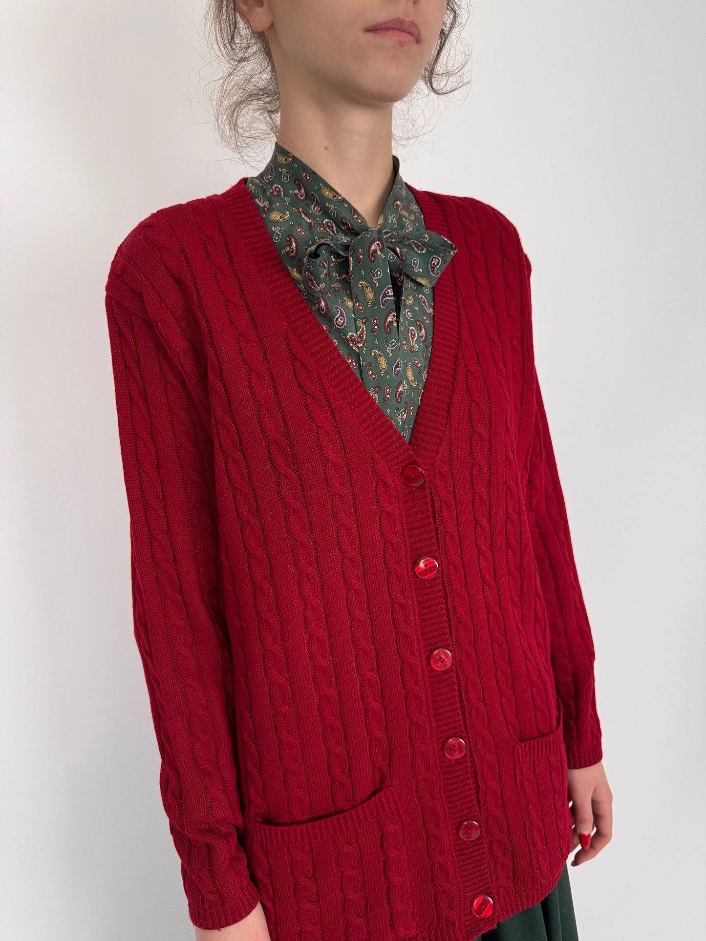 Cardigan în croi lung cherry red cu torsade din mix de lana plină