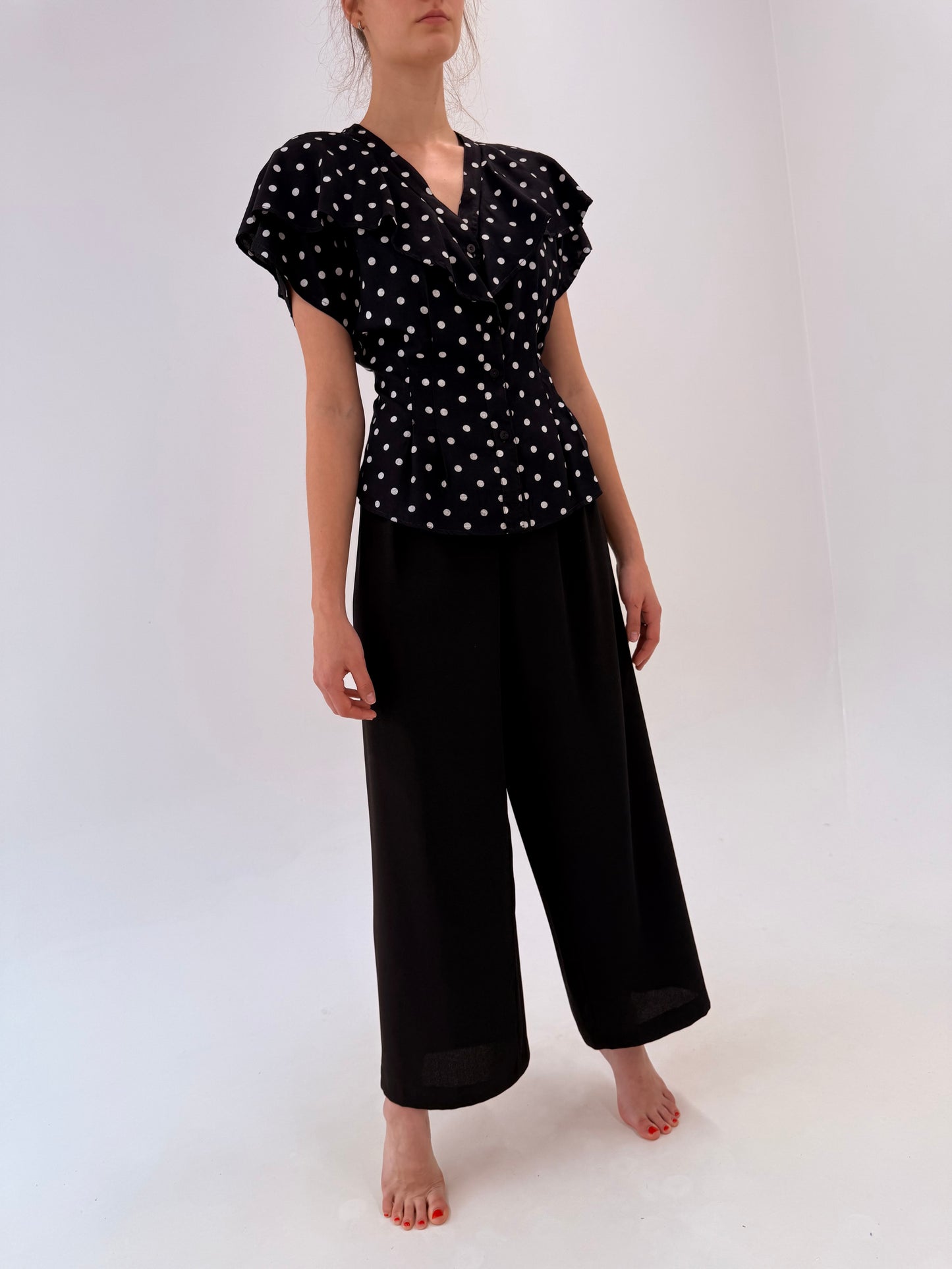 Pantaloni palazzo de la zi la seară cu pense adânci si talie extrem de înaltă elastică