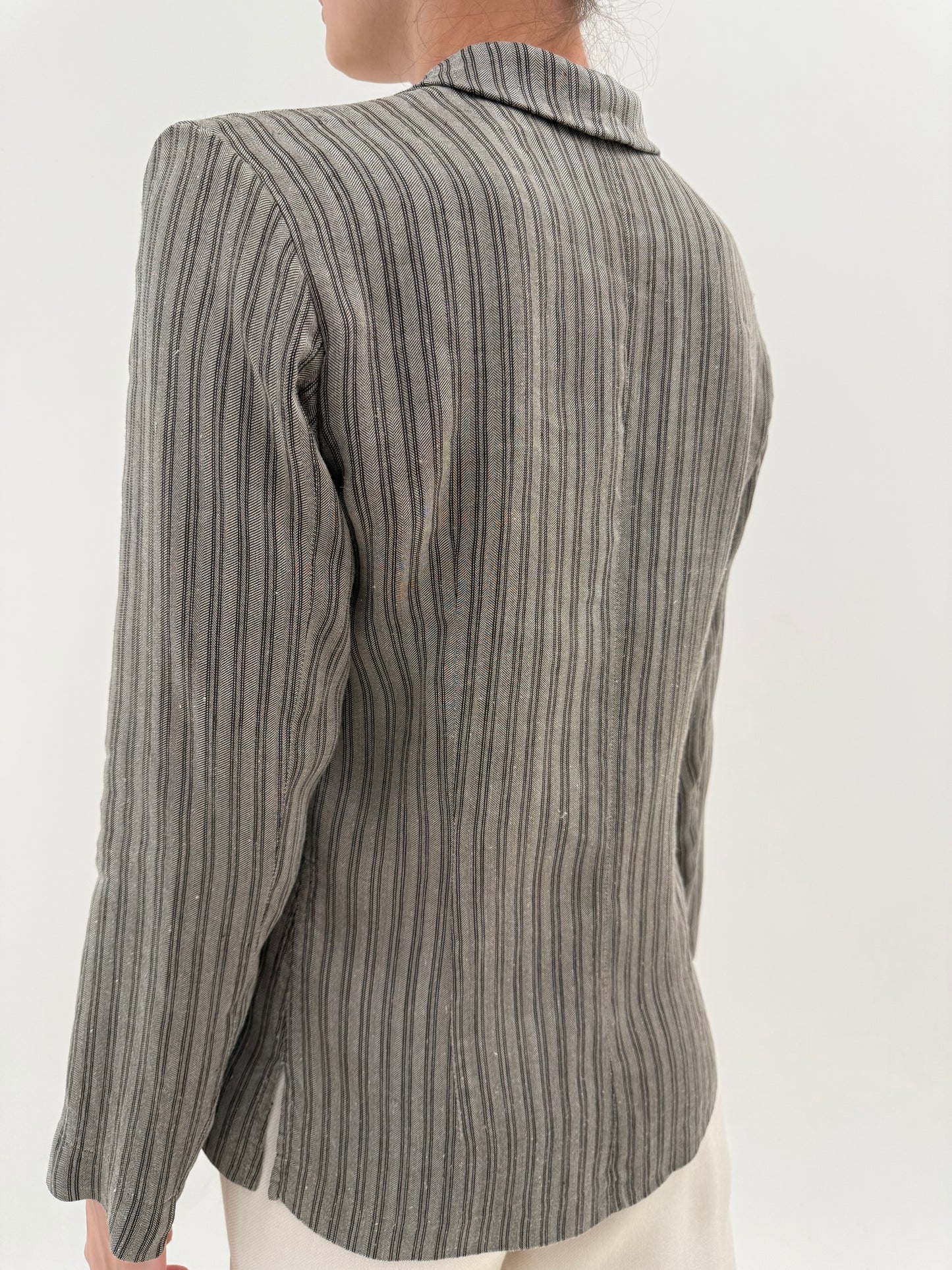 Sacou clasic Max Mara din pânză silver gray de în și vascoza cu dungi fine