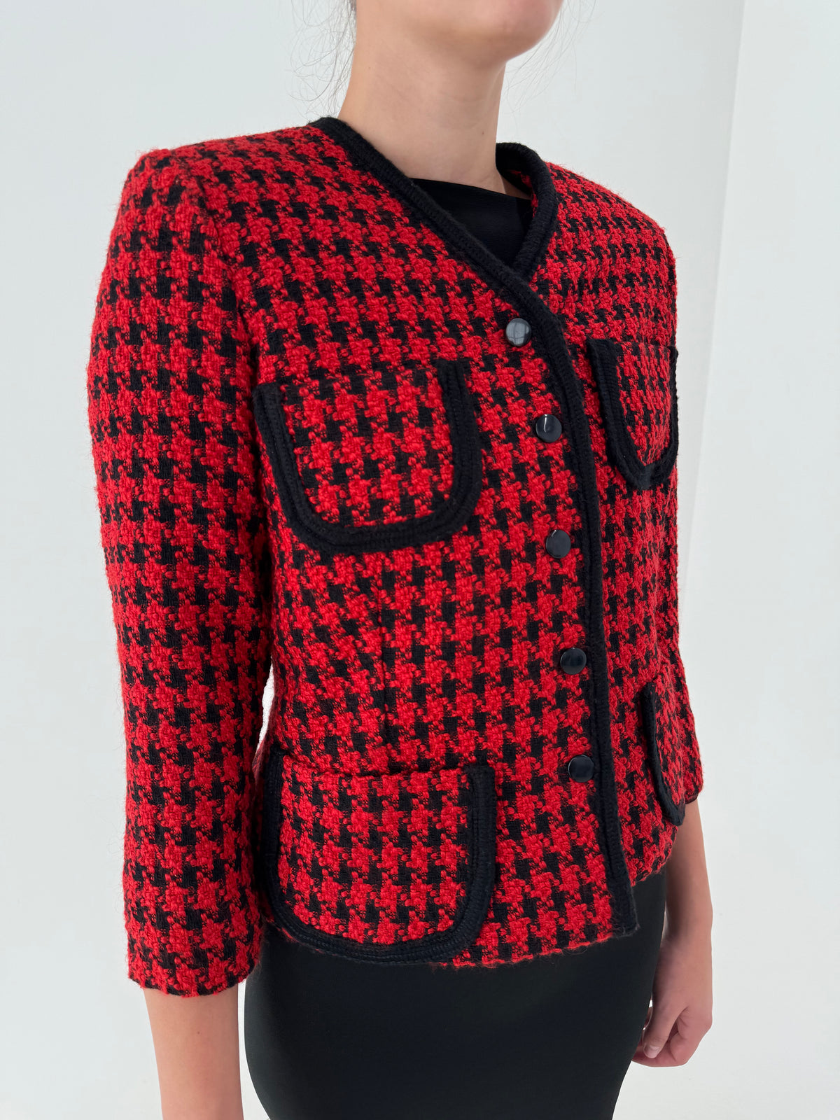 Sacou petite în stil Chanel din tweed pied de coq din lana extrafina