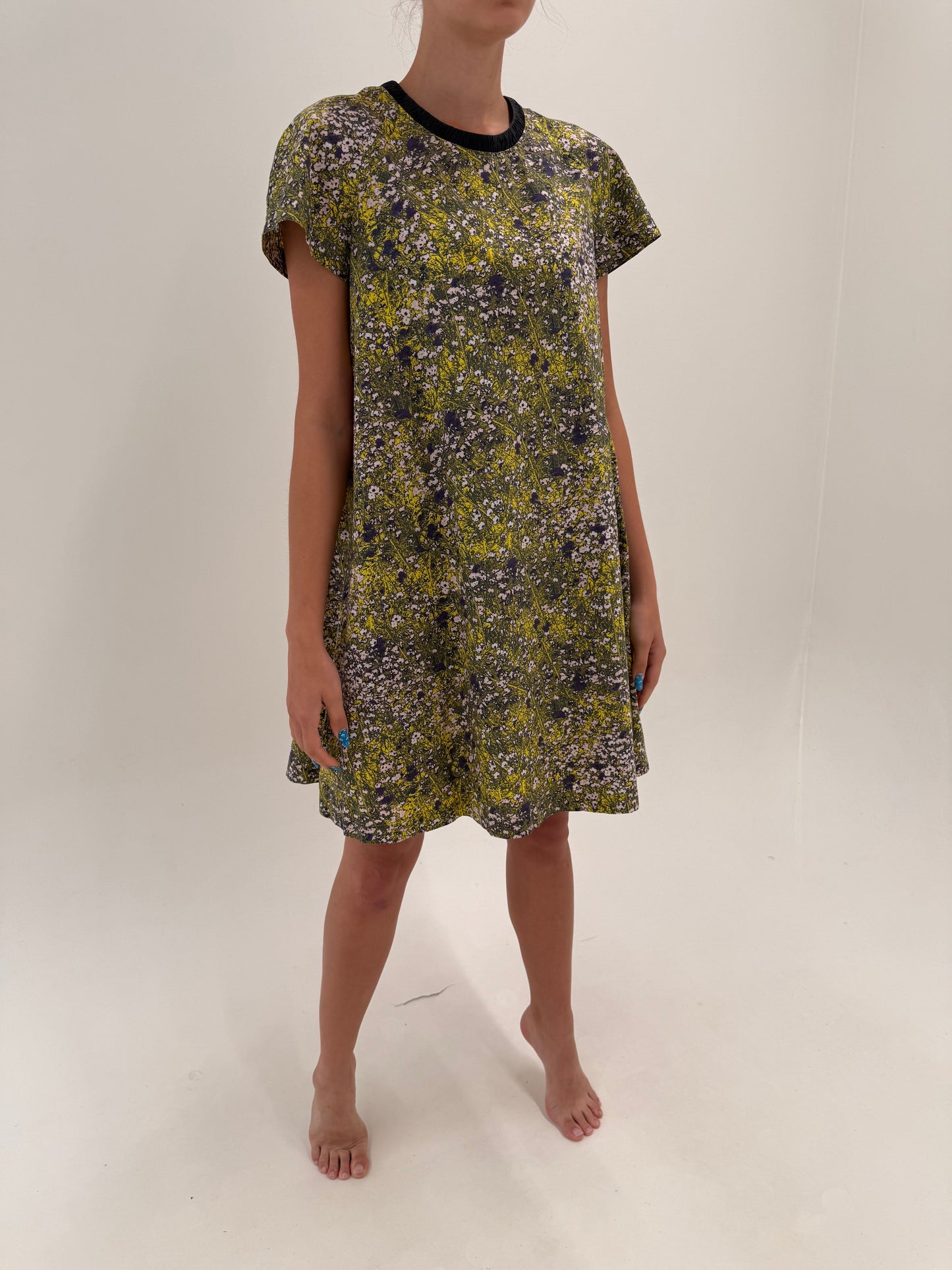 Rochie de brand luxury Cacharel în croi actual din canvas extrafin de bumbac