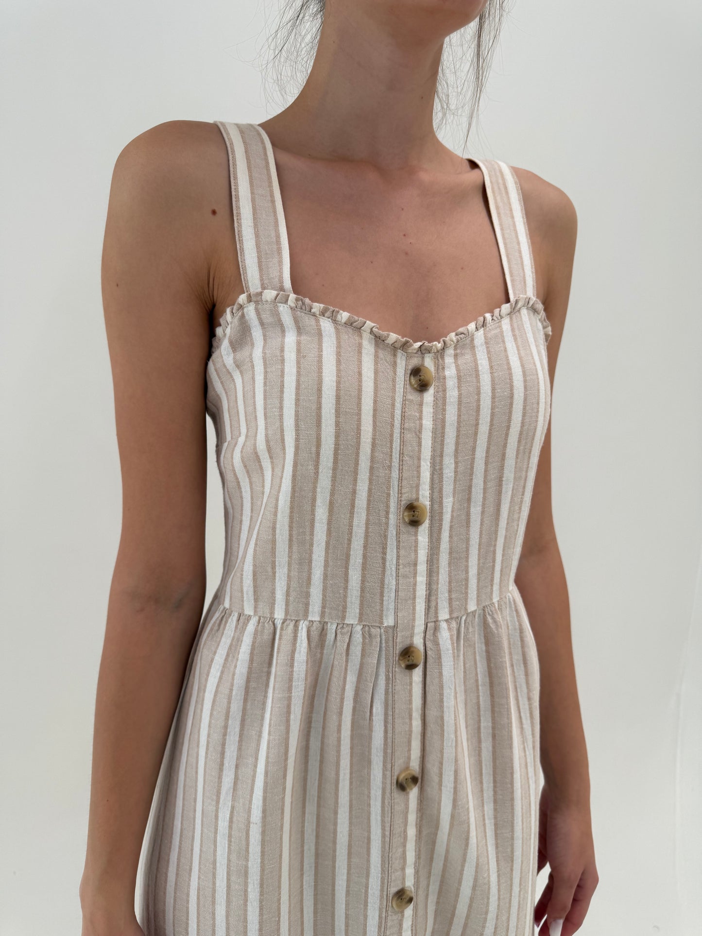 Rochie în dungi camel din pânză cu talie ultra înaltă marcată