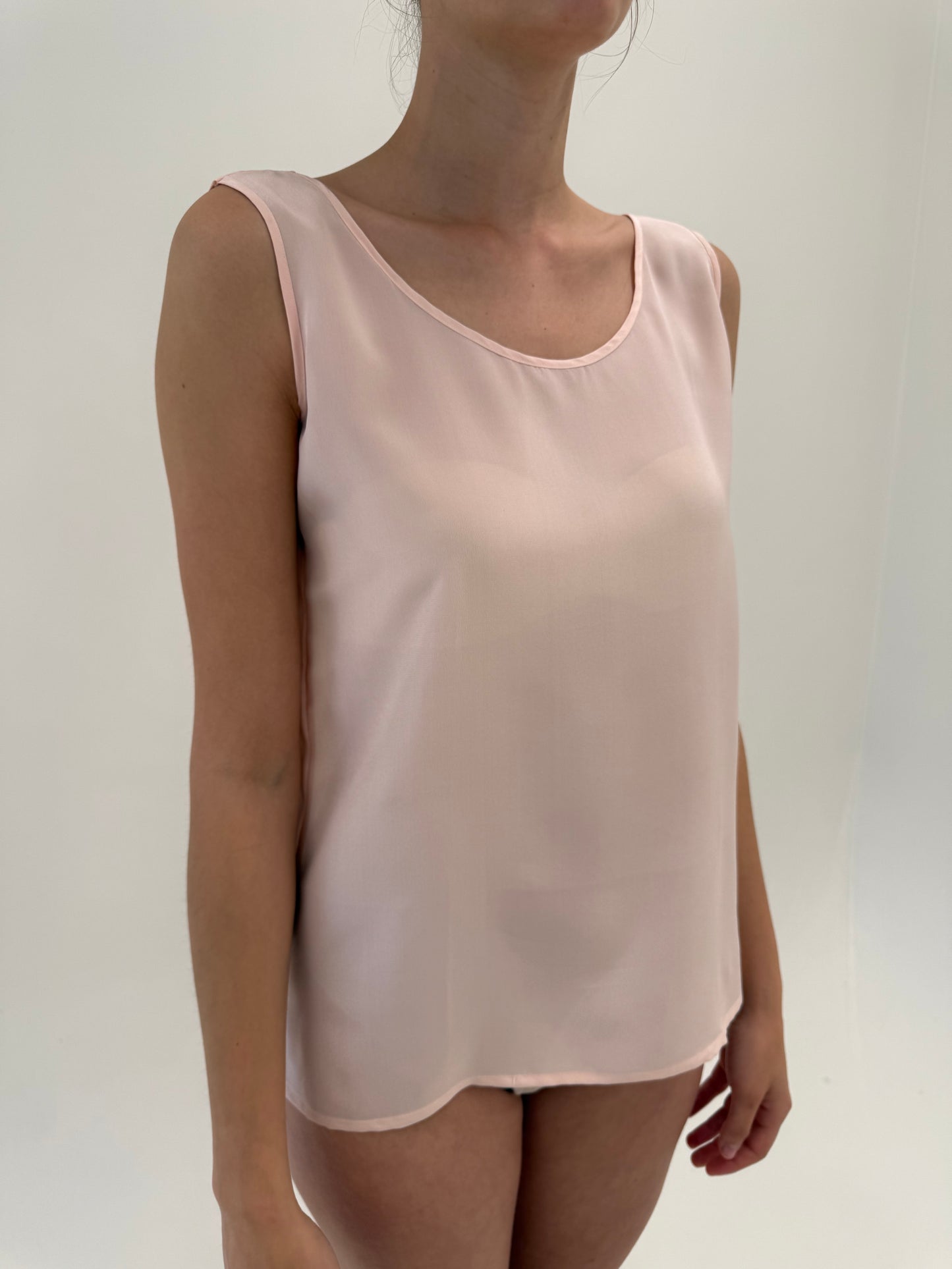 Top powder Pink din mătase naturală în croi minimalist
