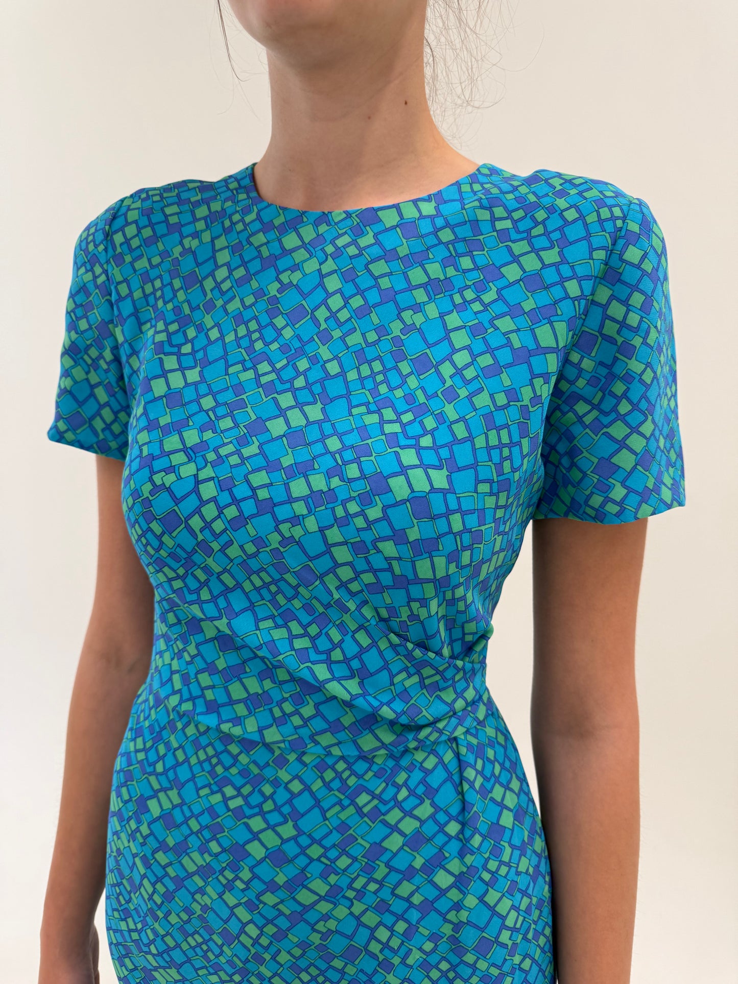 Rochie vintage cu print în stil Pucci cu fronseu în talie și culori superbe