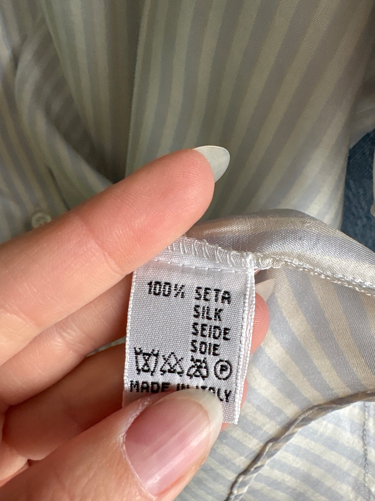 Cămașa italiana din mătase naturală in dungi baby Blue și croi minimalist