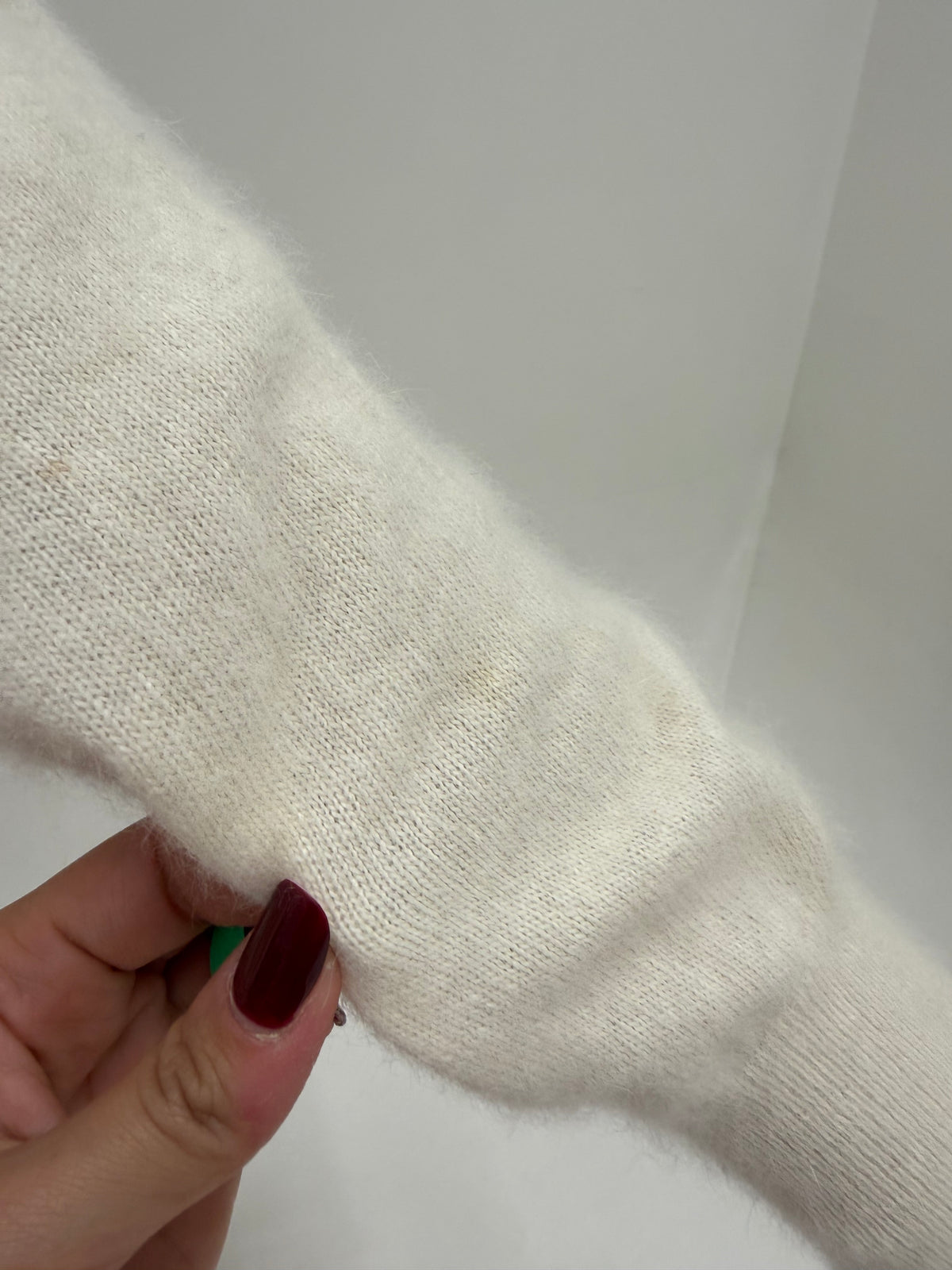 Pulover vintage bijuterie cu aplicații manuale în croi petrecut din lana extrafina și Angora