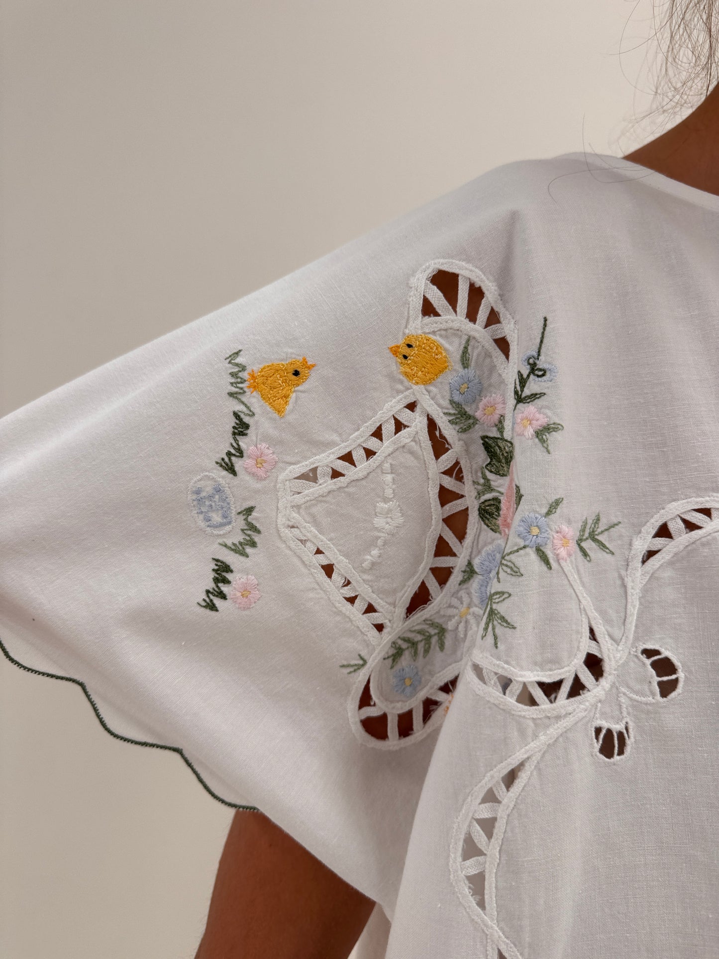 Set bijuterie cu broderie manuală excepțională din pânză de in