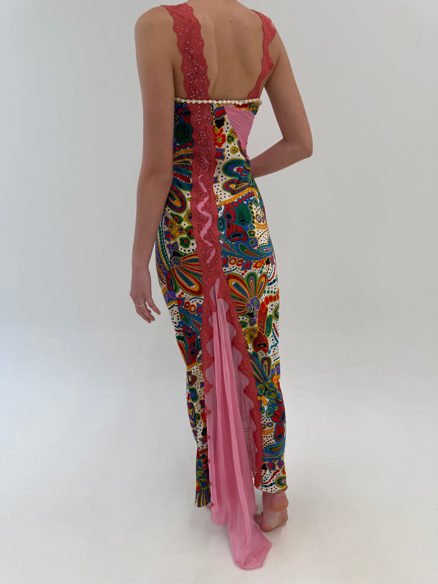 Rochie maxi din mătase naturală în stil Roberto Cavalli cu inserții de dantelă