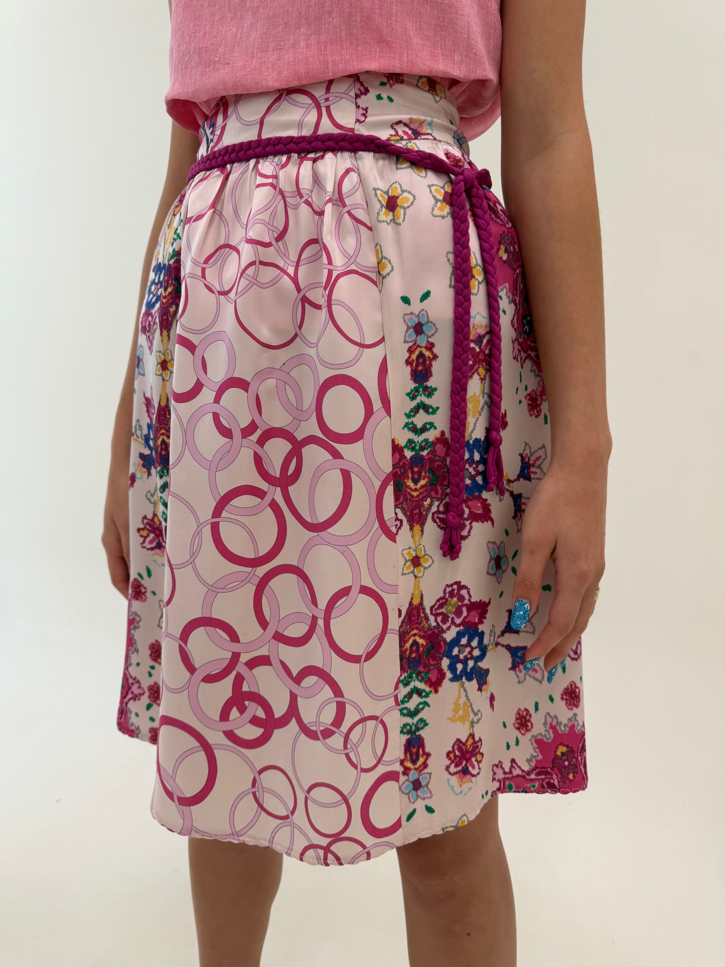 Fustă în croi chic cu print magenta cu talie ultra înaltă din twill satinat