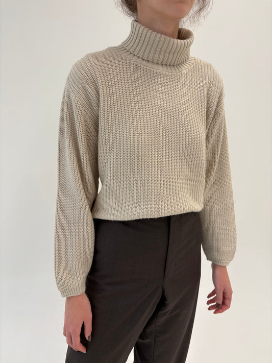 Maleta italiană off white petite in croi lejer din lana extrafina groasă