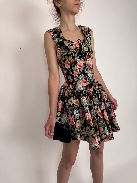 Rochie vintage cu corsaj și print floral superb din pânză de bumbac