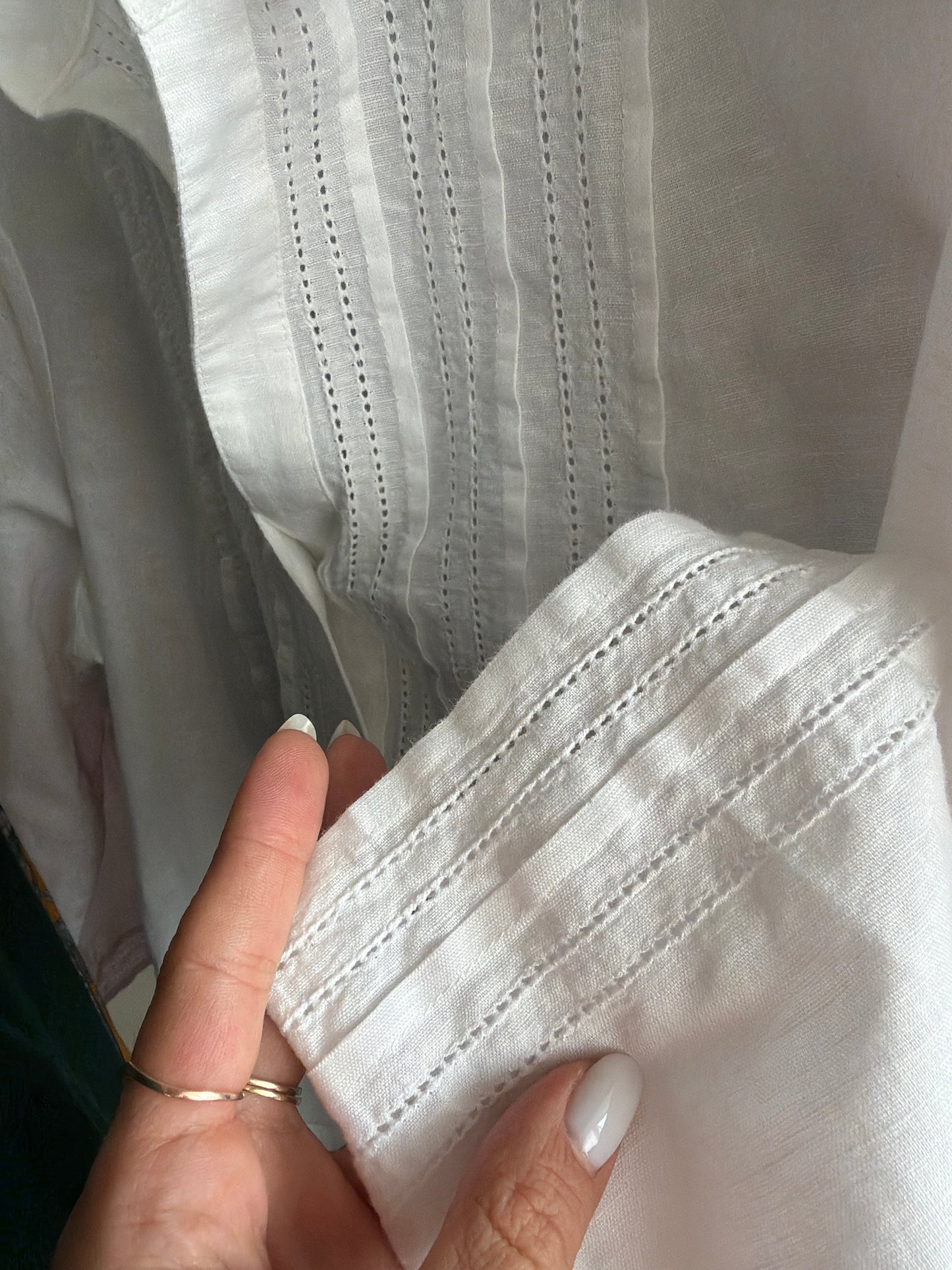 Cămașa din pânză premium de in și bumbac cu broderie manuală delicată