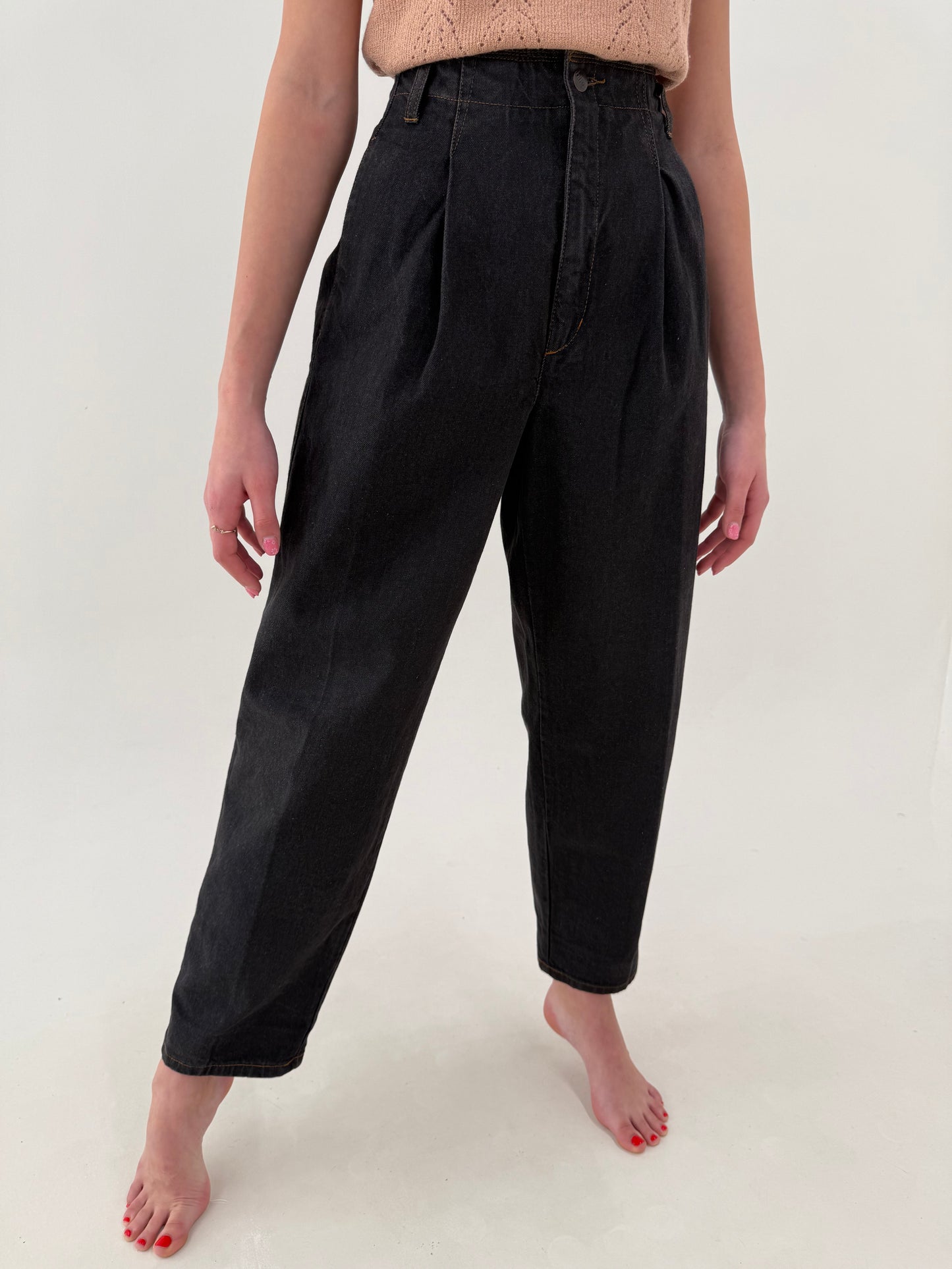 Jeans vintage în croi ultra ultra chic super revenit în trend barrel cu pense