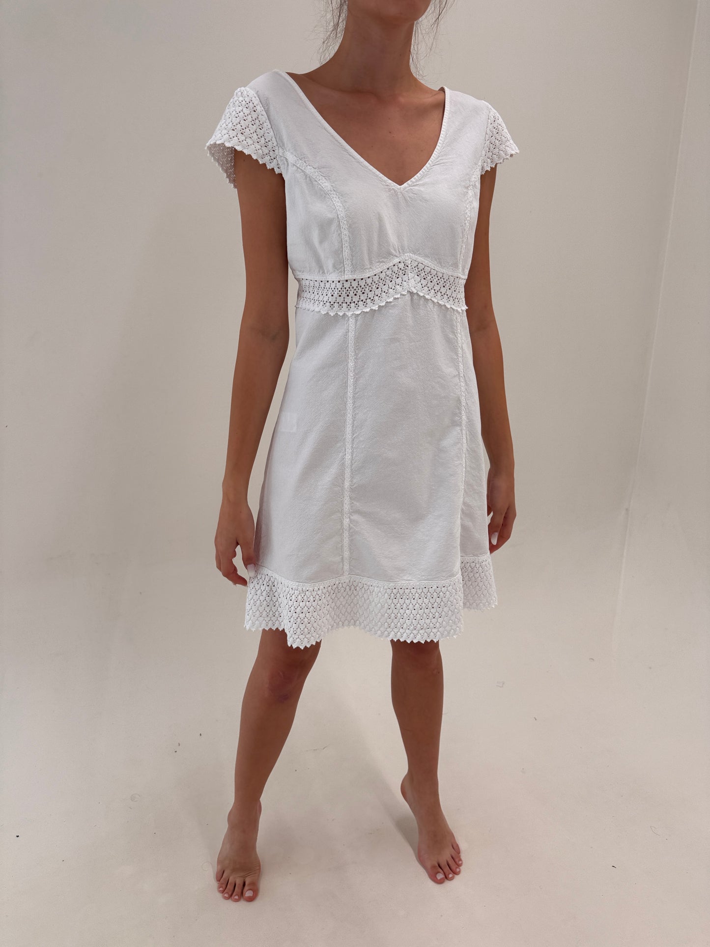 Rochie din pânză excepțională de bumbac cu macrame în croi feminin