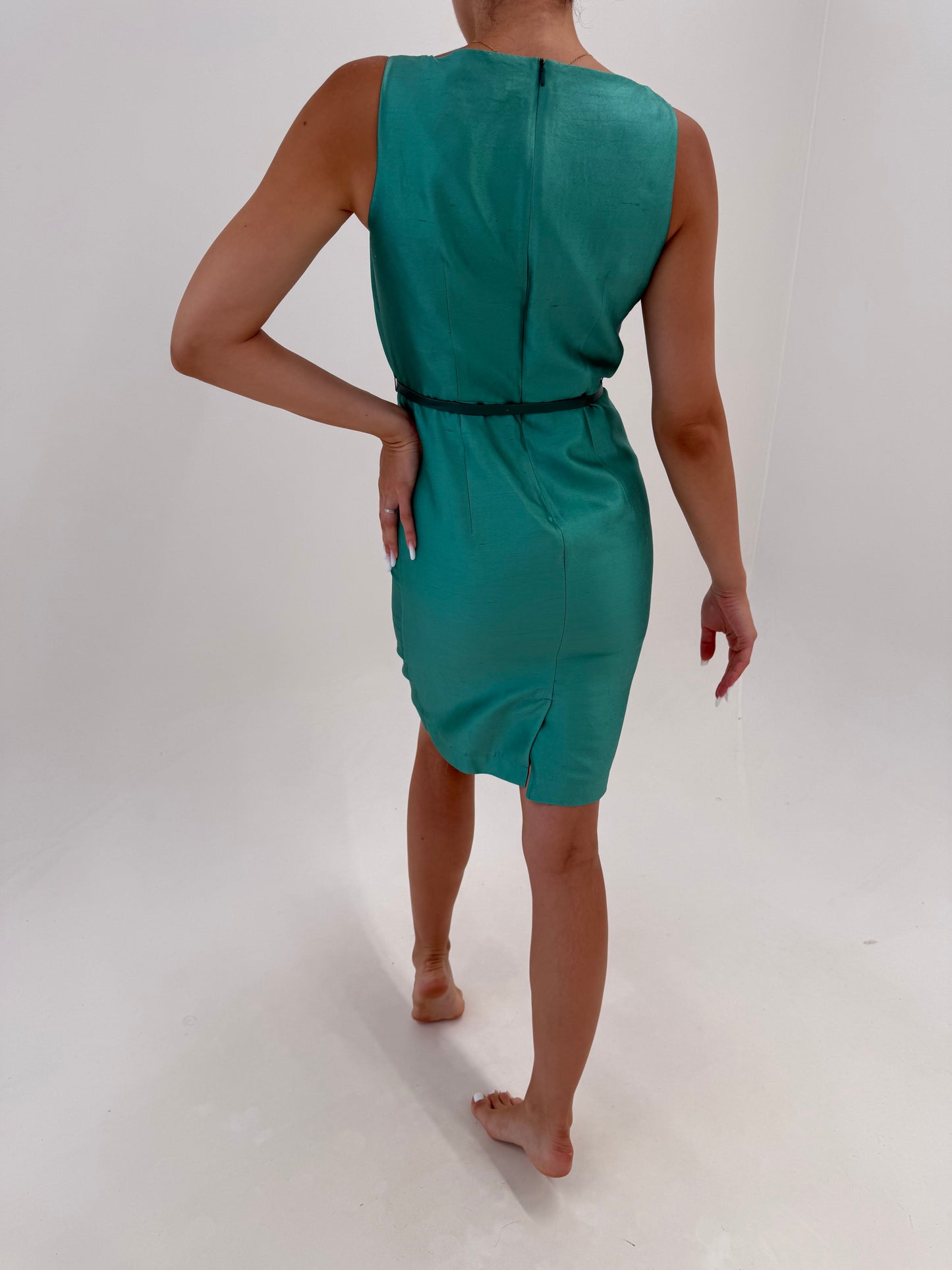 Rochie Max Mara de la business la cocktail din mătase naturală plină cu curea din piele