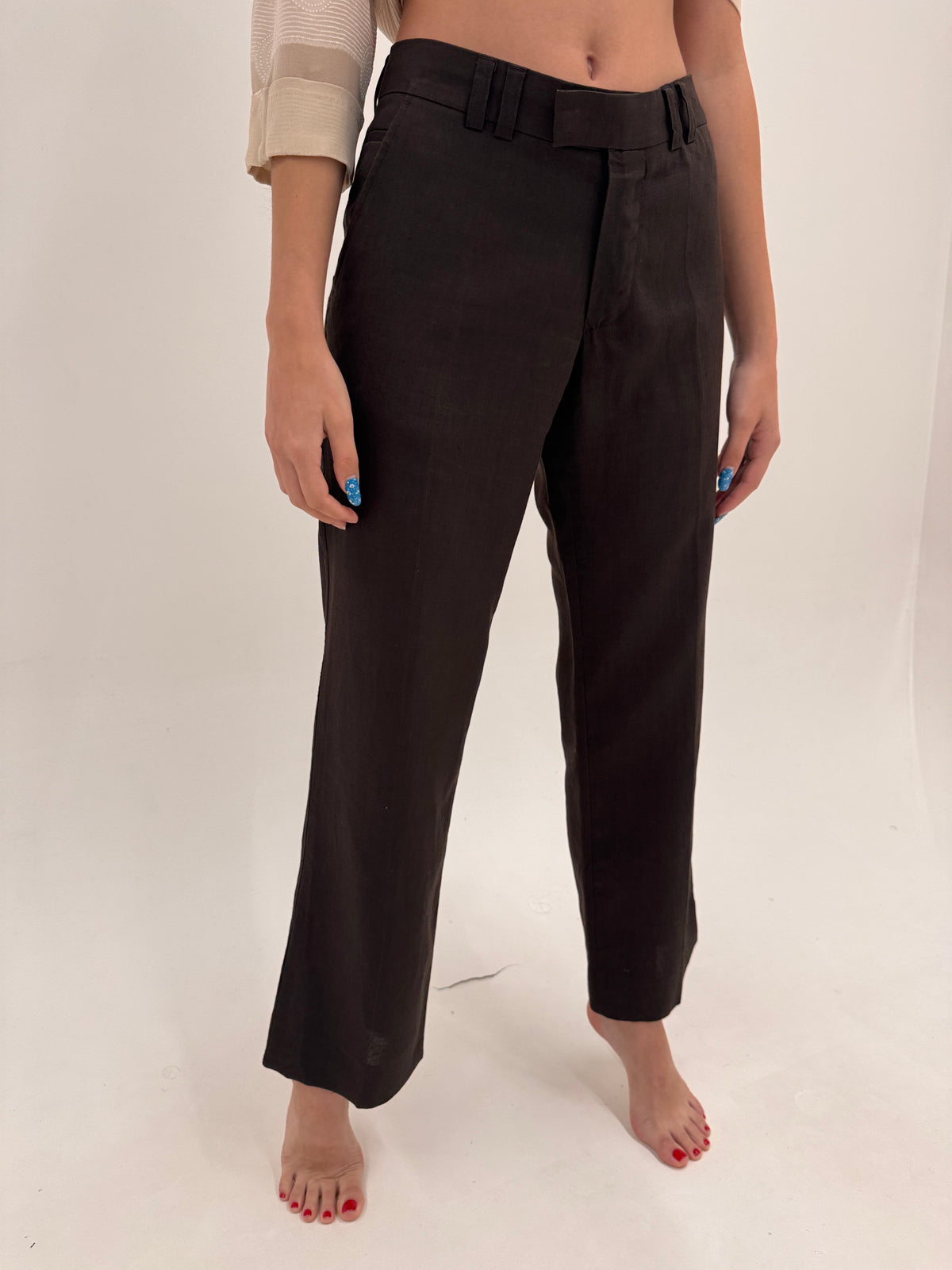 Pantaloni business din in chocolate brown în croi drept