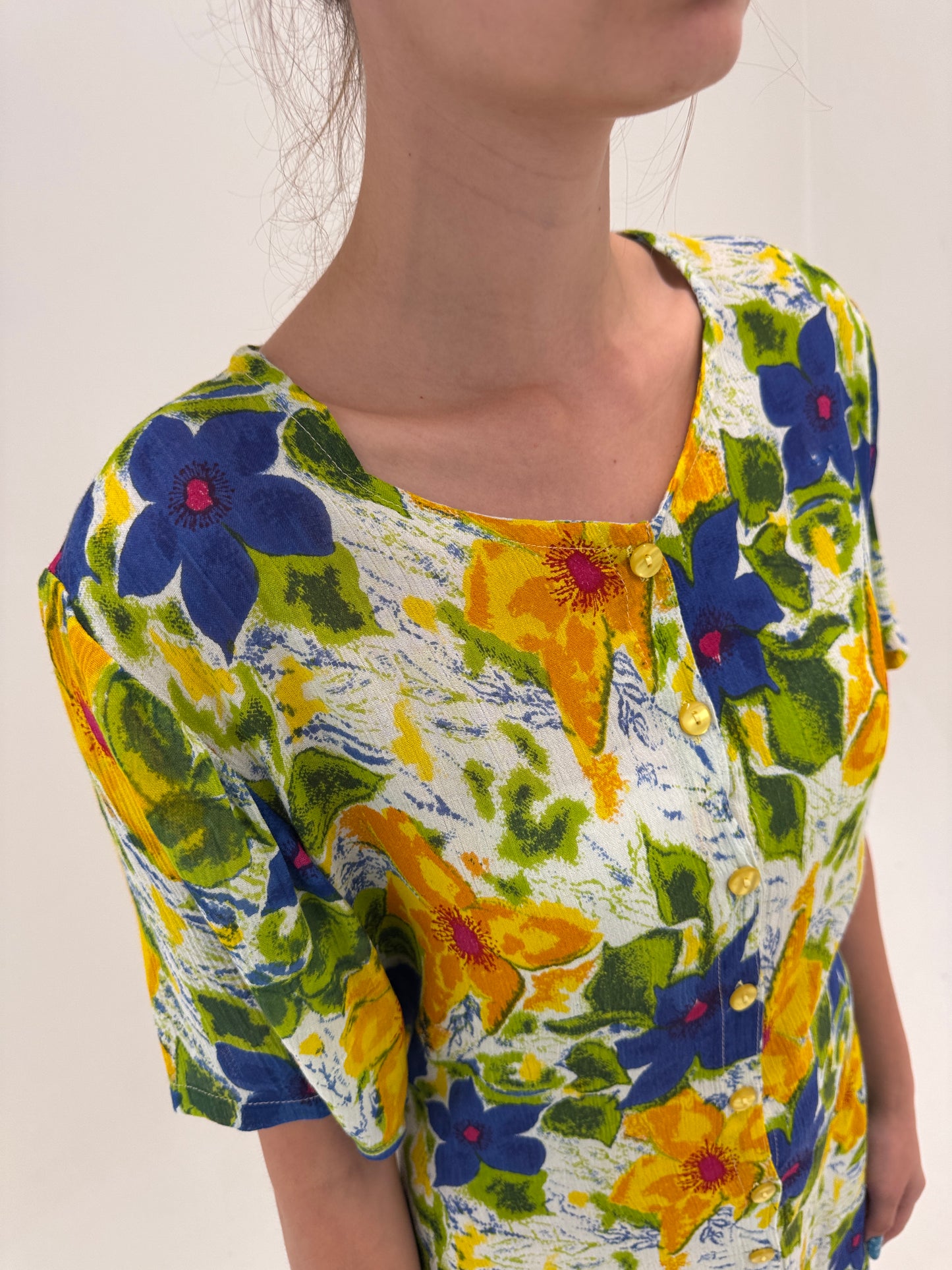 Rochie ultra vaporoasă în culori superbe cu talie reglabilă la spate