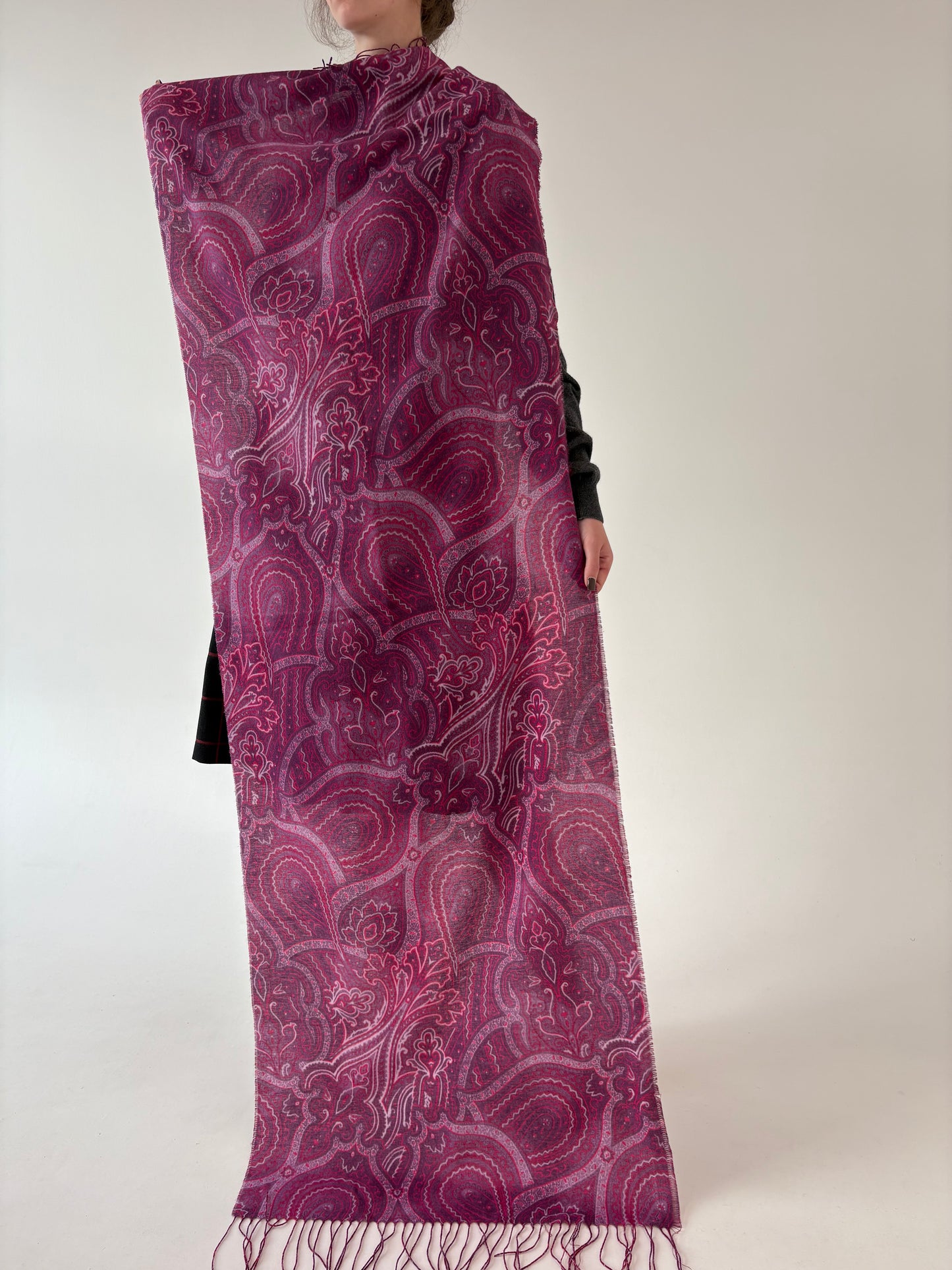 Shawl cu print paisley în nuanțe superbe din lana plină extrem de fină