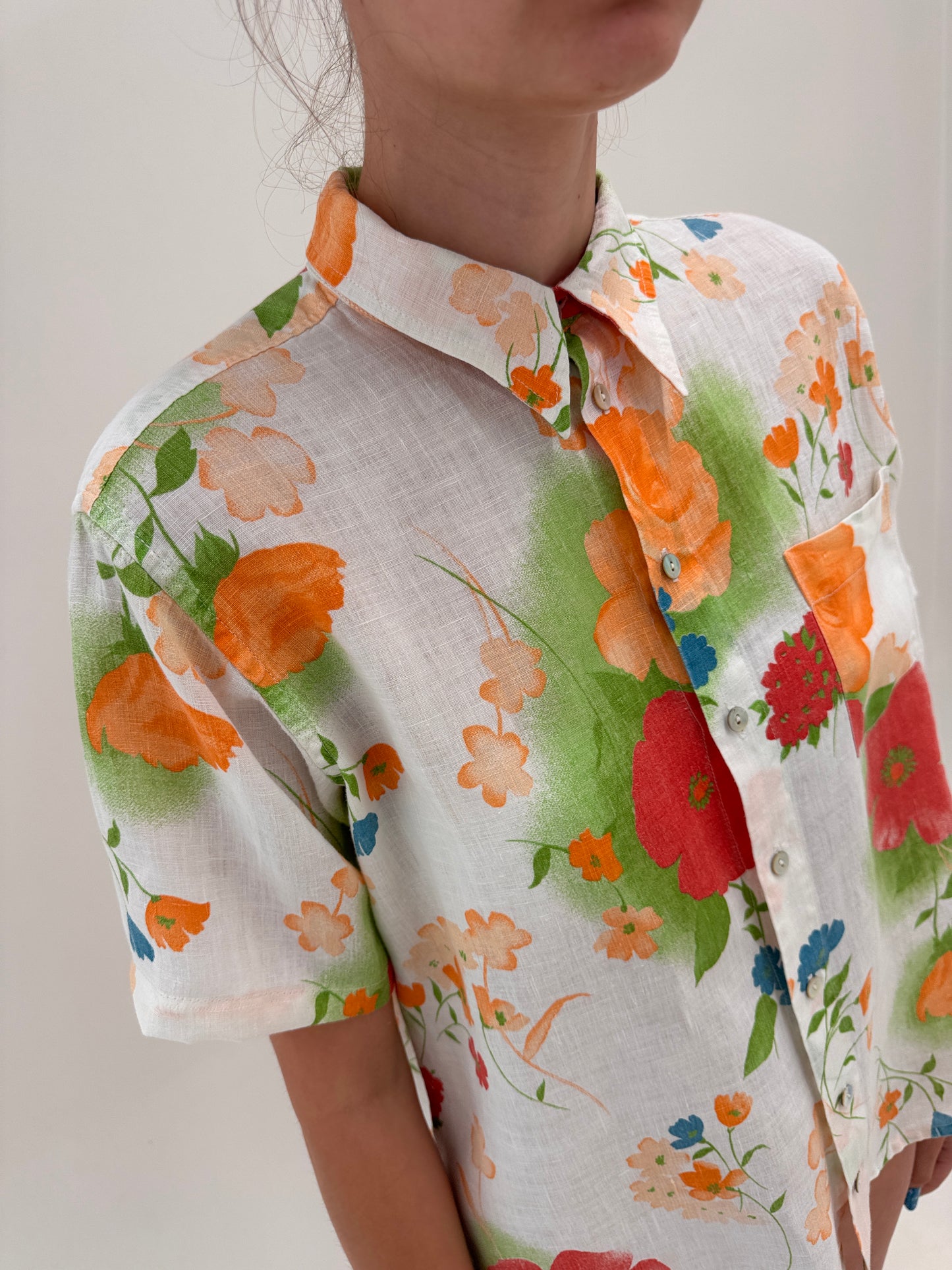Cămașa din in premium cu print în culori tari și croi oversized