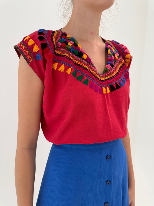Top boho raspberry red cu broderie colorată din pânză de in