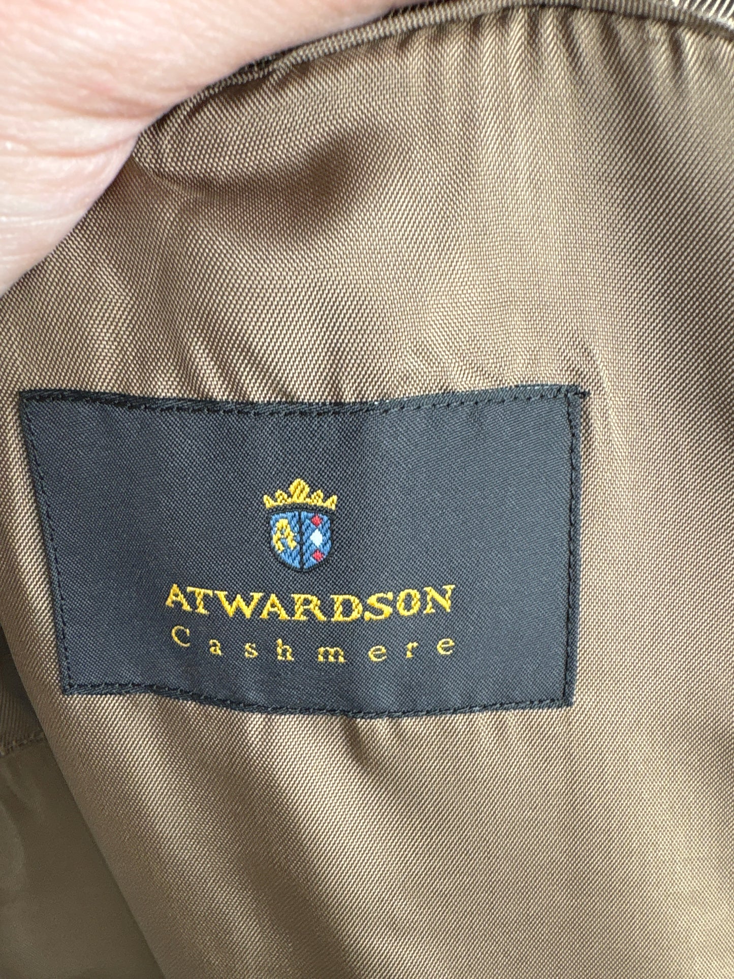 Palton negru din stofă 100% cașmir cu talie reglabilă din cordon