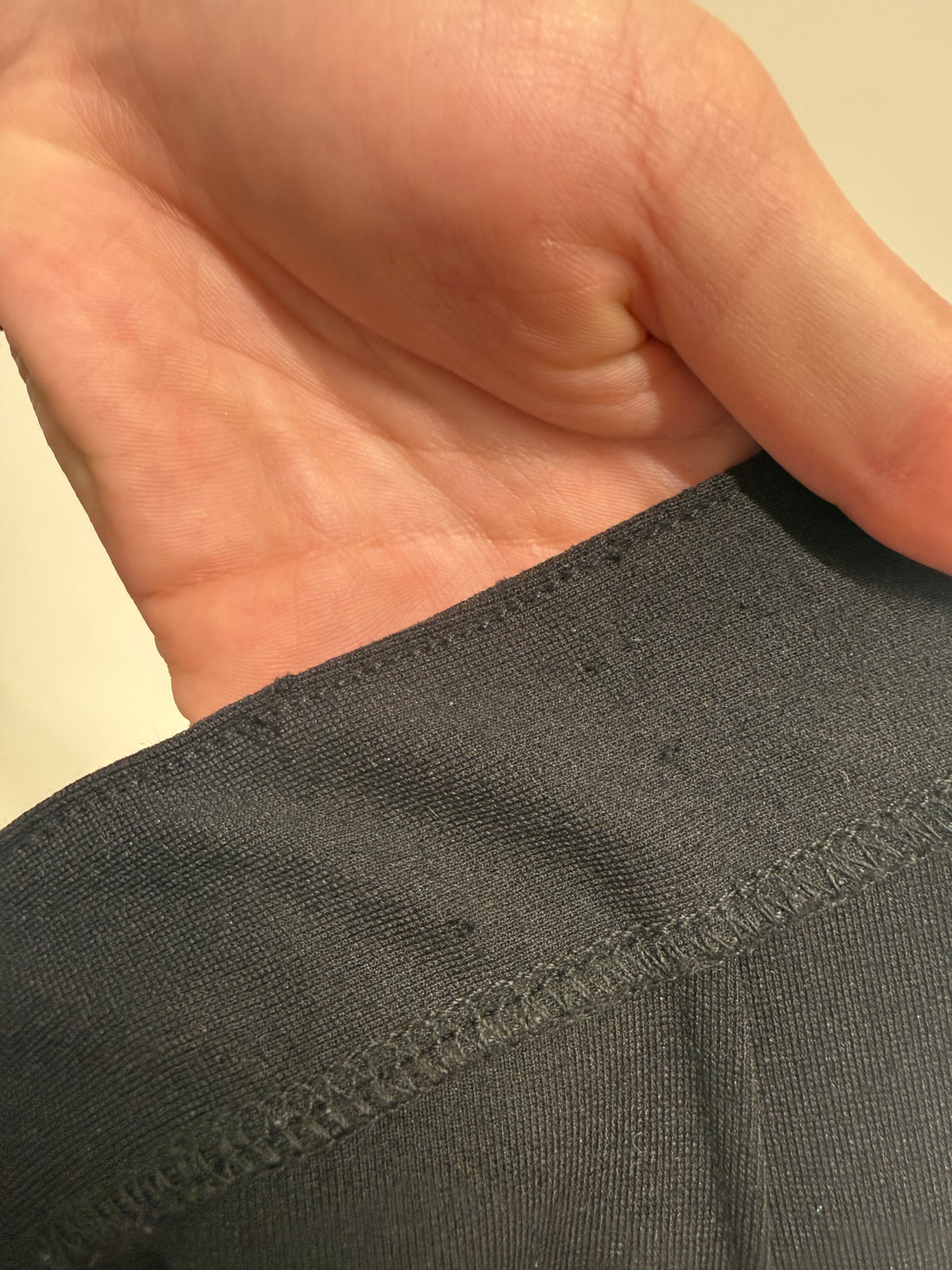 Pantaloni Moschino negri din tricot dens ultra modelator petite