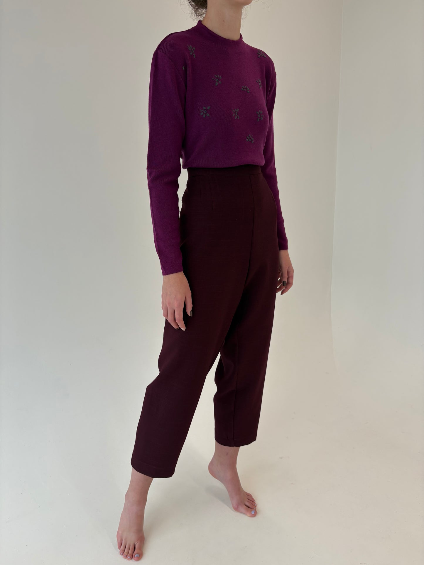 Pantaloni țigaretă dark burgundy din mix de lana extrafina cu talie ultra înaltă