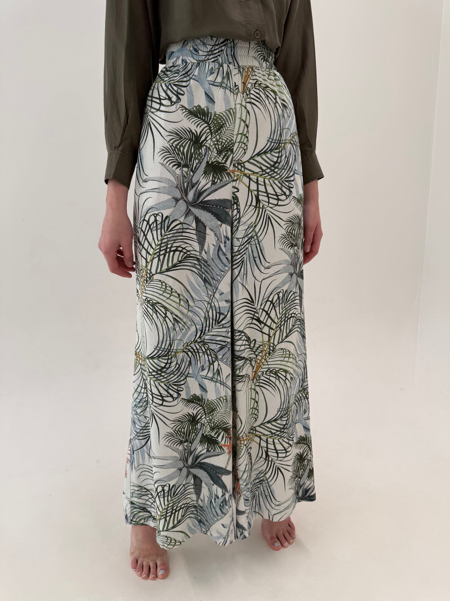 Pantaloni palazzo cu print organic superb și talie ultra înaltă elastică