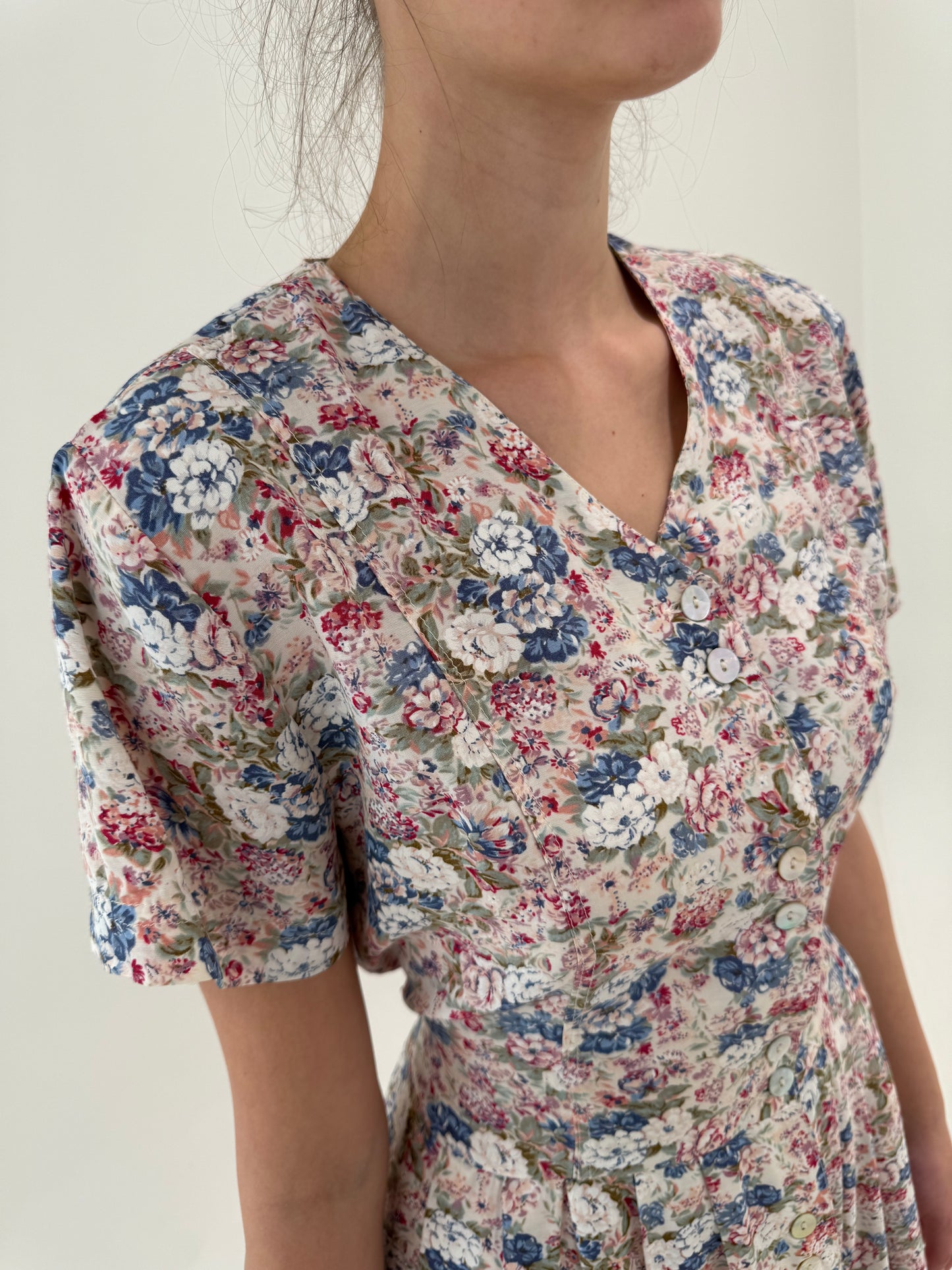 Rochie vintage maxi cambrata powder Pink cu print floral și talie reglabilă la spate