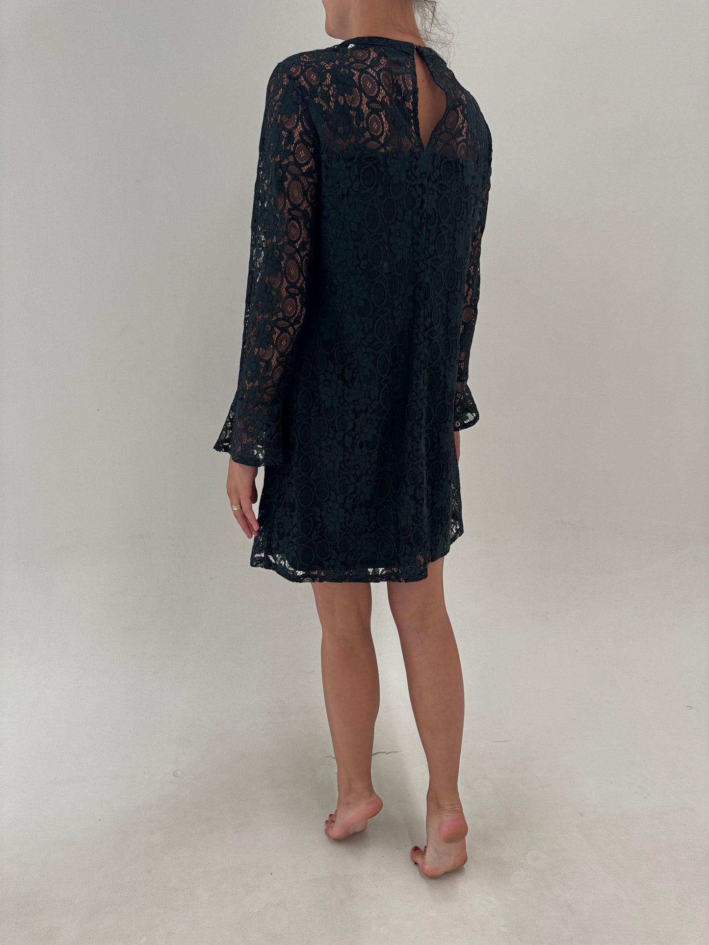Rochie dark green din dantelă plină în croi de inspirație ani 60 de la zi la seară