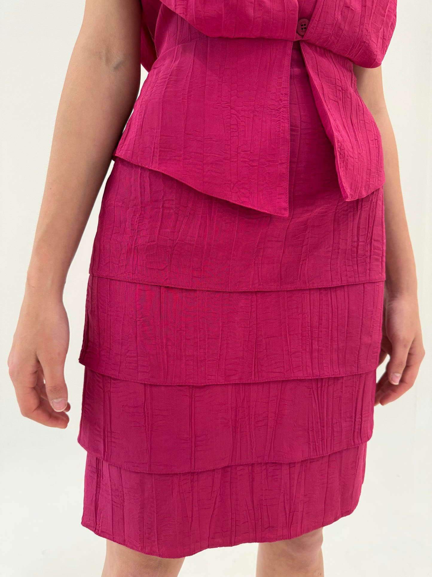 Set vintage în croi elaborat fucsia cu talie ultra marcată și fustă în petale