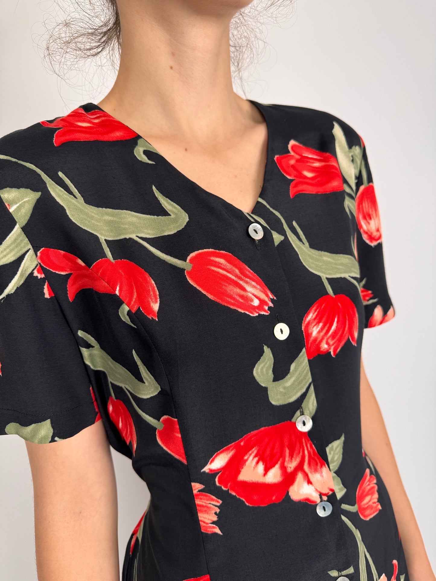 Rochie vintage cubtalie reglabilă și print floral superb cu lalele