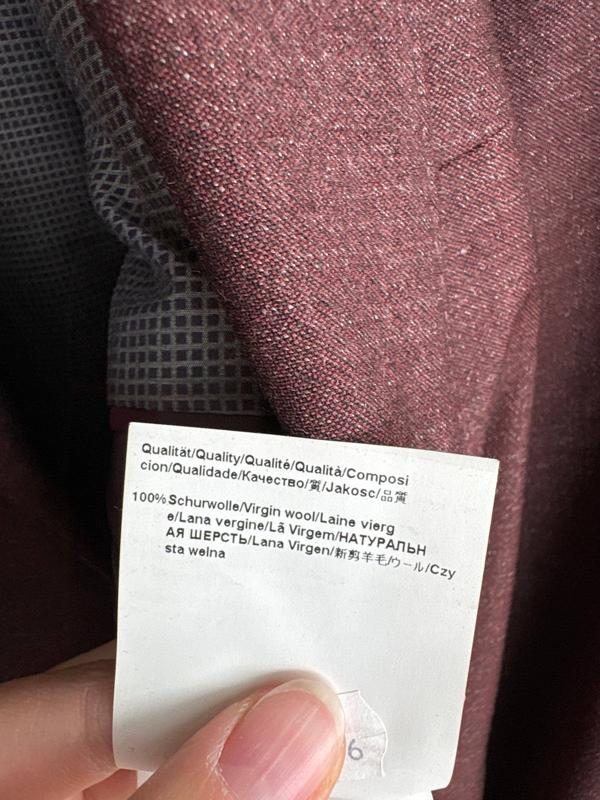 Sacou Hugo Boss plum din lana extrafina excepțională în croi actual