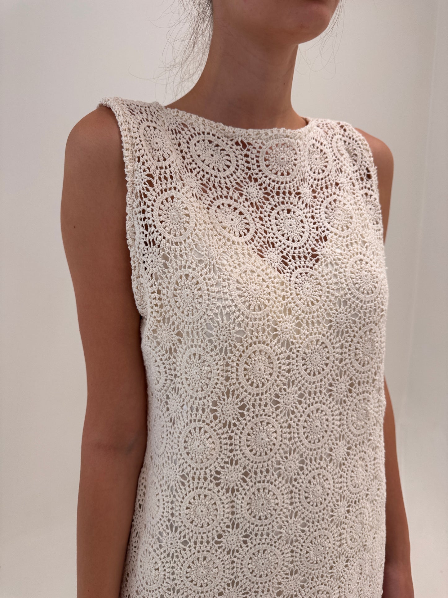 Rochie maxi tall din macrame excepțional lucrat manual cu furou inclus