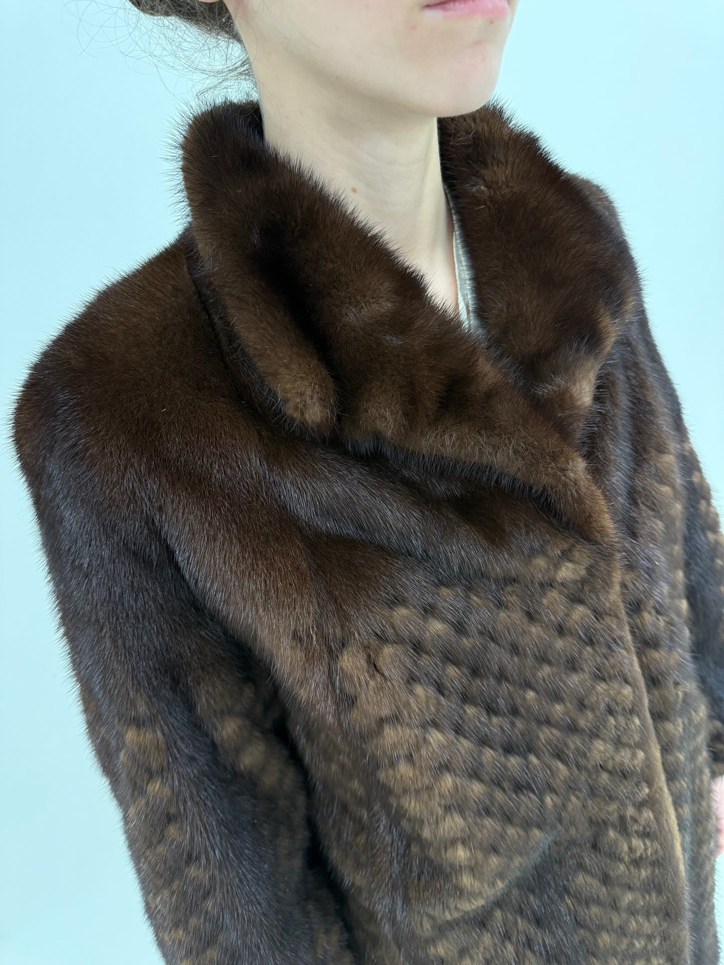 Blană naturală de nurcă chocolate brown cu efect deosebit