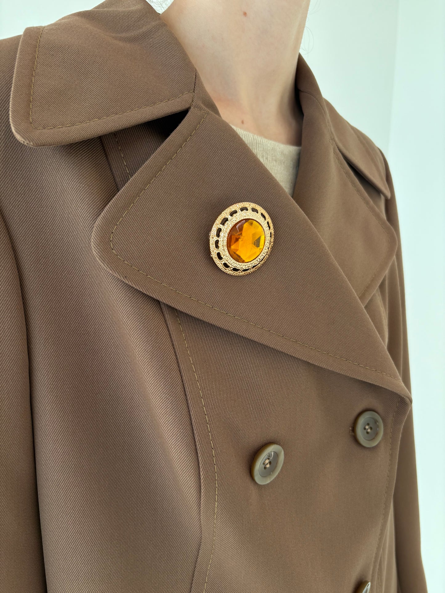 Palton vintage camel din stofă structurată de lana cu închidere dublă