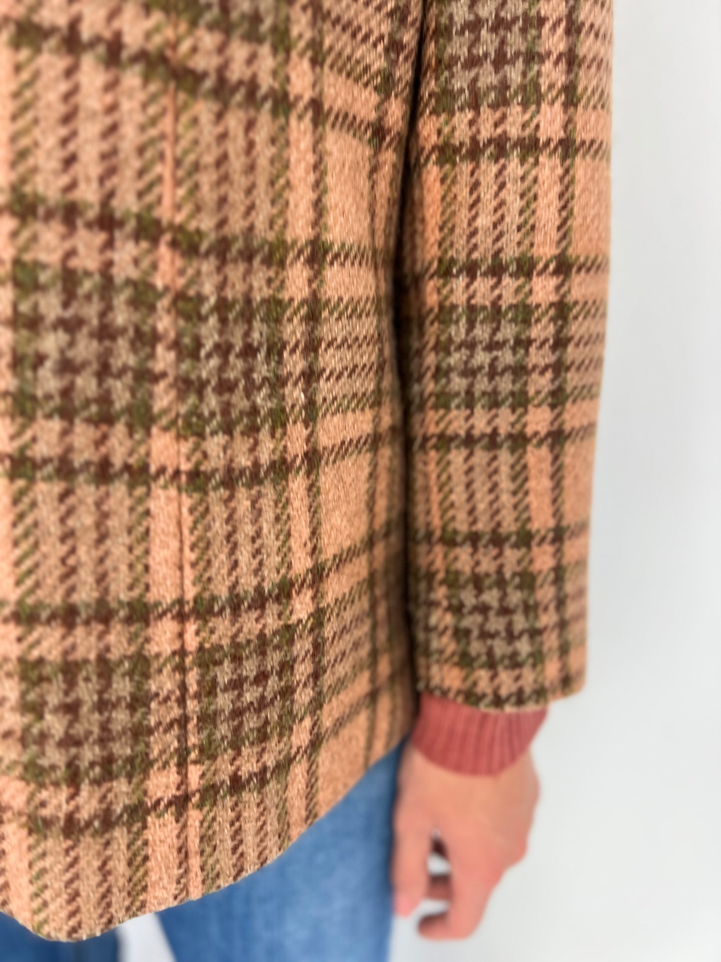 Jacheta din tartan de lana fina în culori superbe