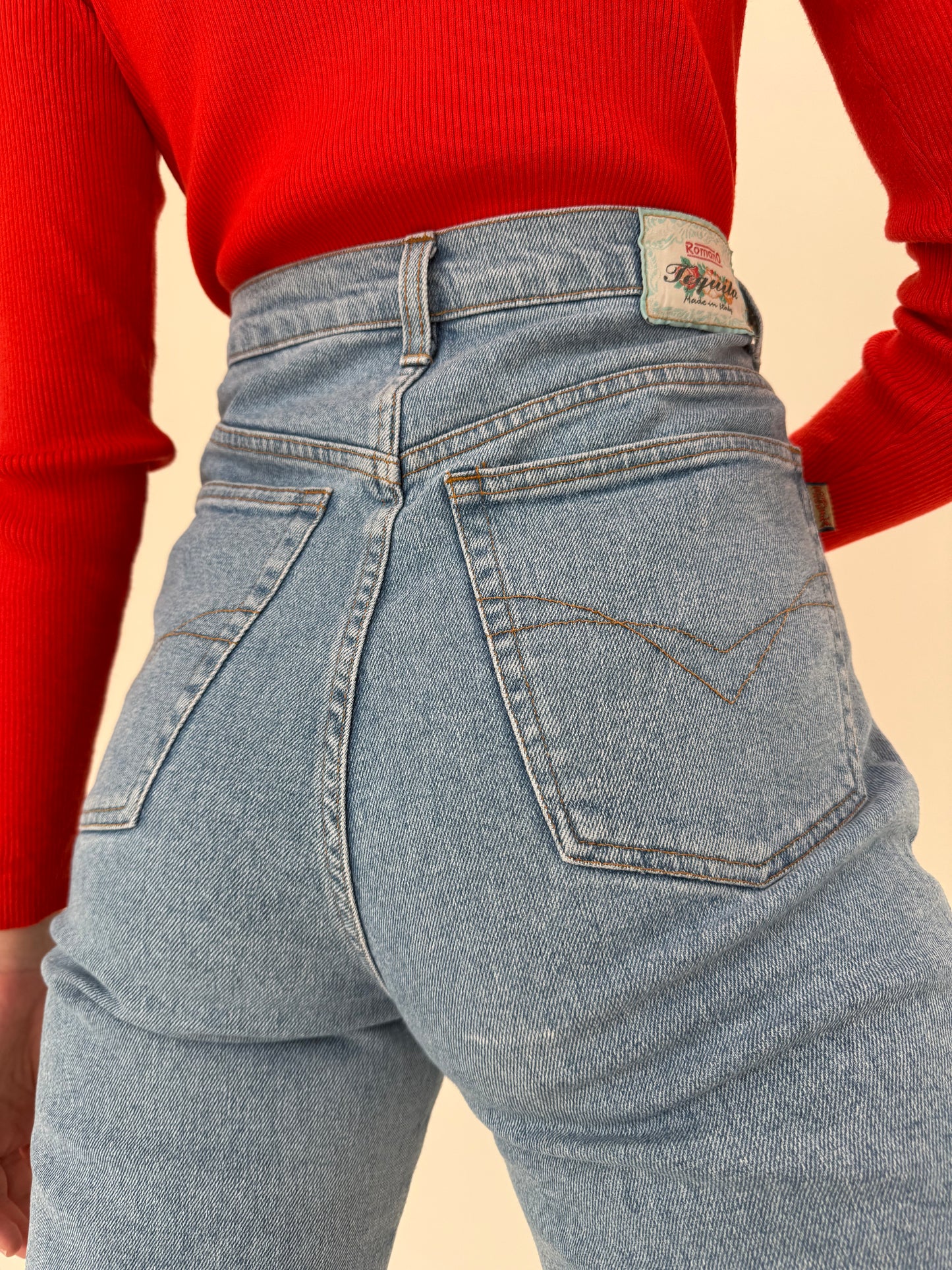 Jeans vintage italienești ultra modelatori light wash cu talie ultra înaltă