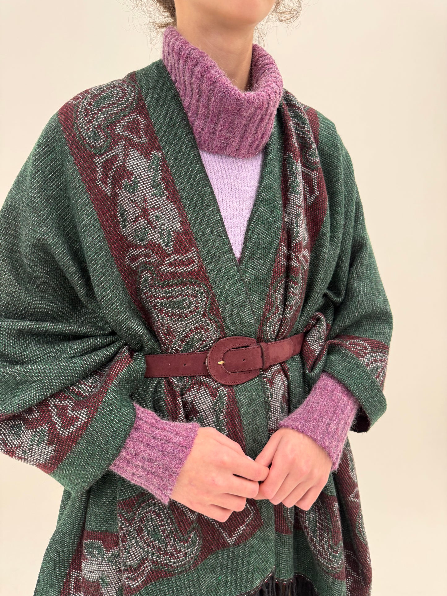 Capa forest green din lana plină extrafina cu margine burgundy decorativă