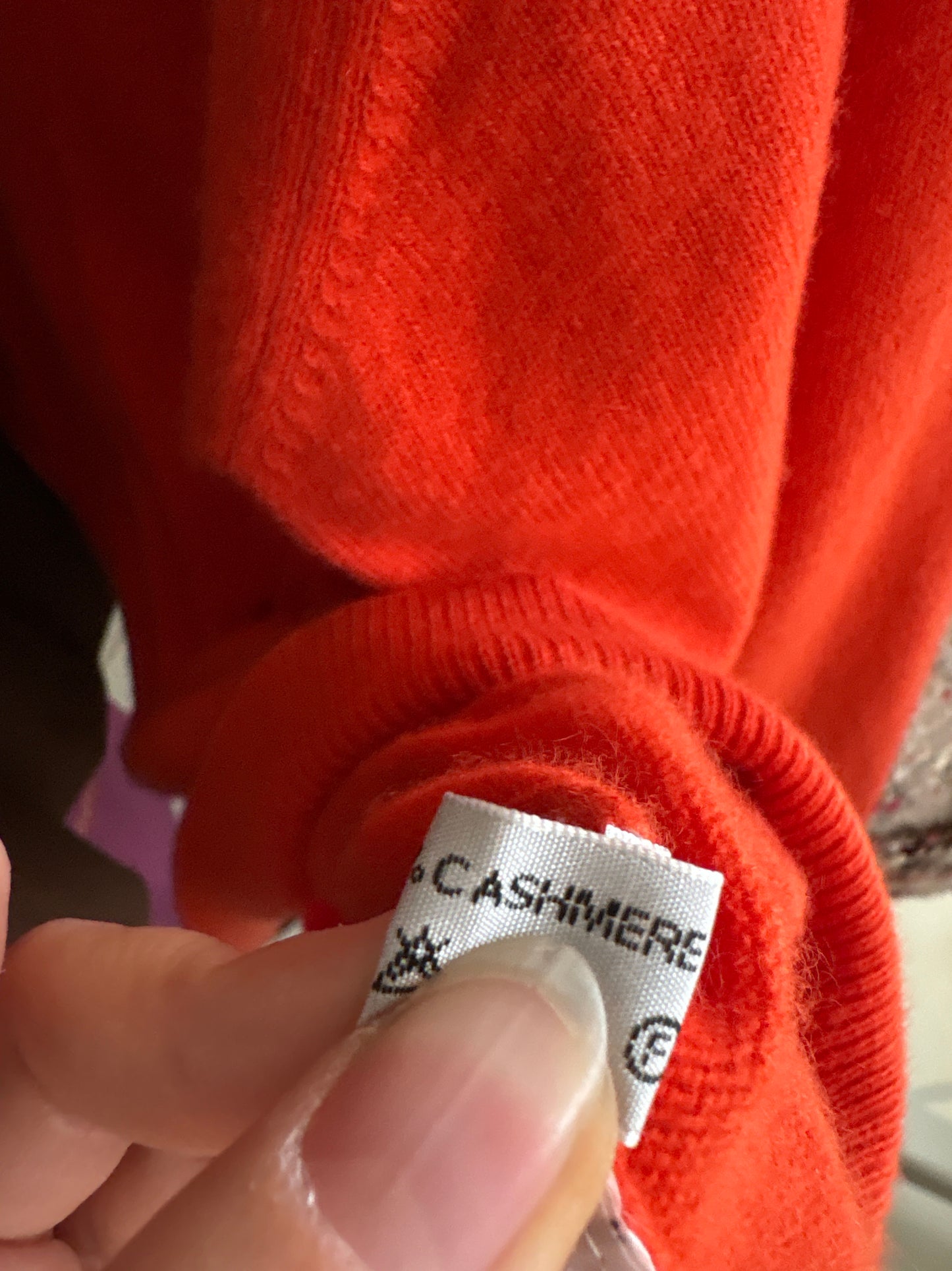 Pulover high end din cașmir multiply în croi lejer cu talia marcată